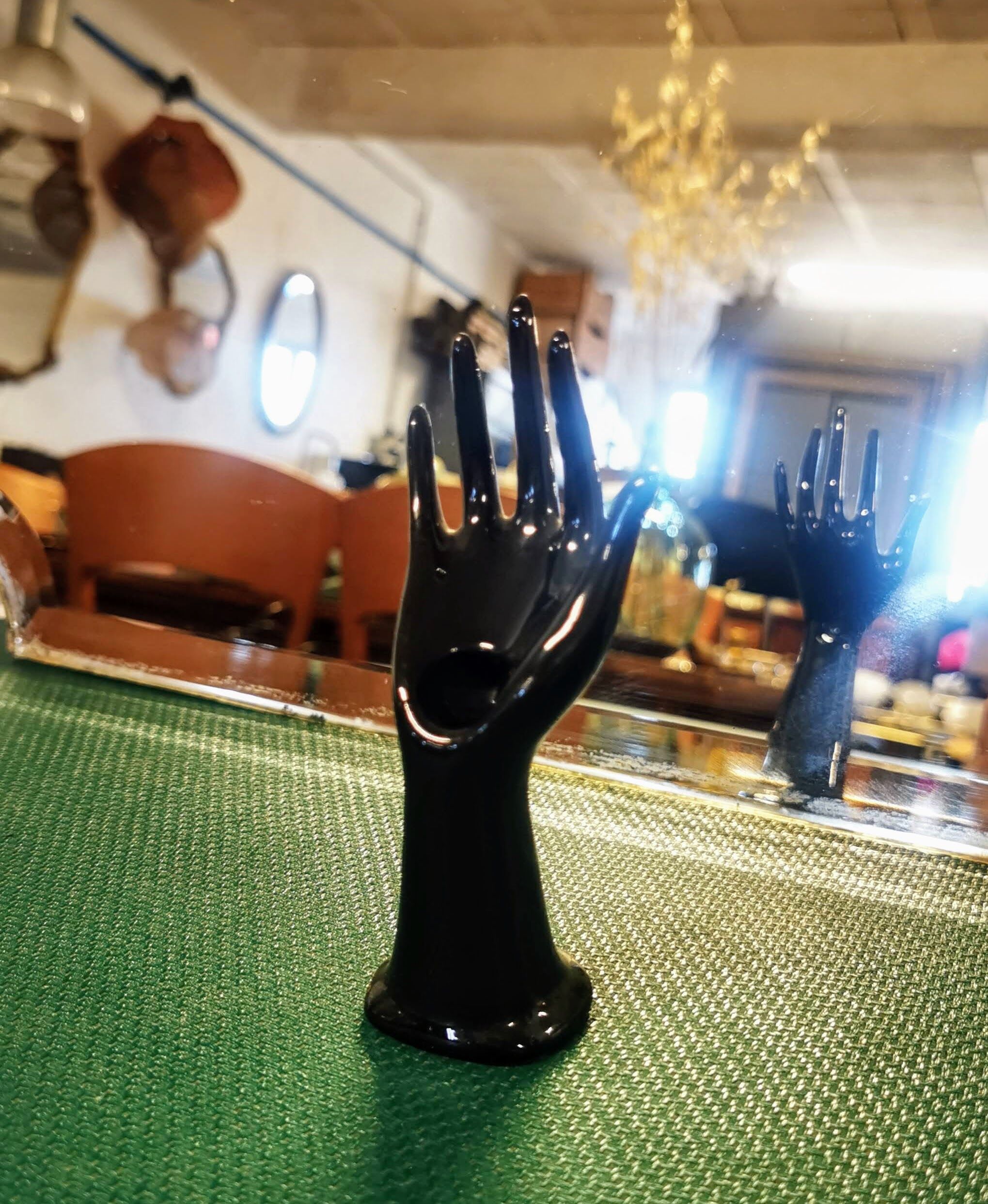 Hand baguier soliflore