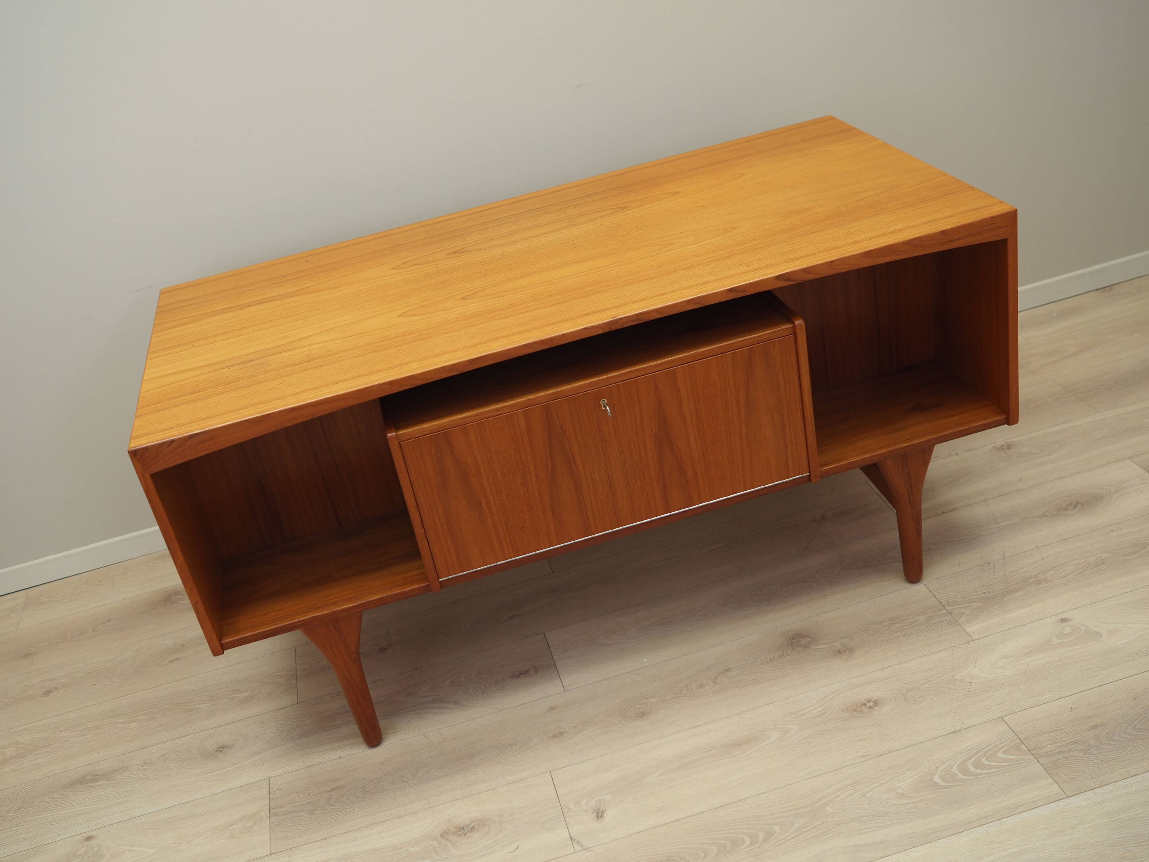 Teak desk, Danish design, 1960s, designer: Vald Mortensen, production: Odense