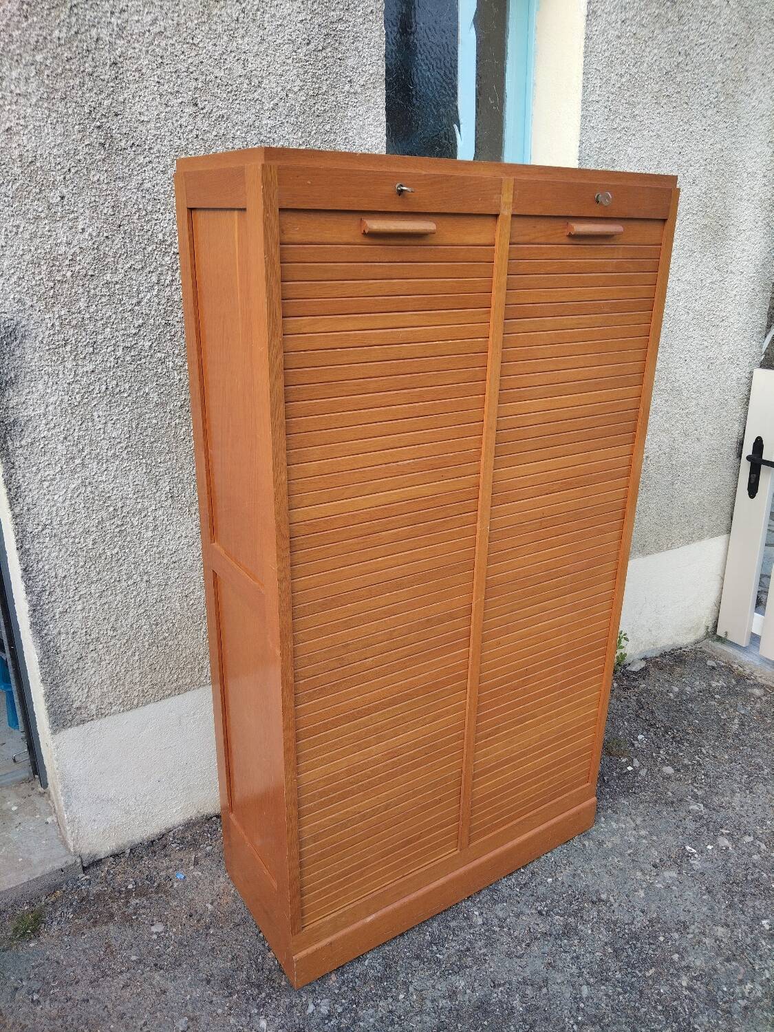 Classeur double à rideaux en bois massif – meuble de métier vintage