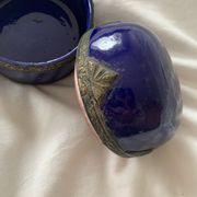 Ceramic pot and bronze blue flower old