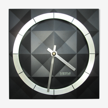 Wall clock 1979