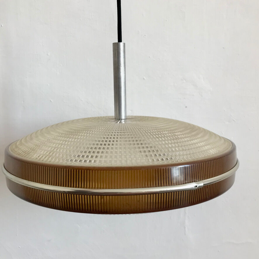 Resin UFO suspension