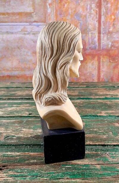 Bust of Christ signed A. Giannelli, ancient Italian sculpture.