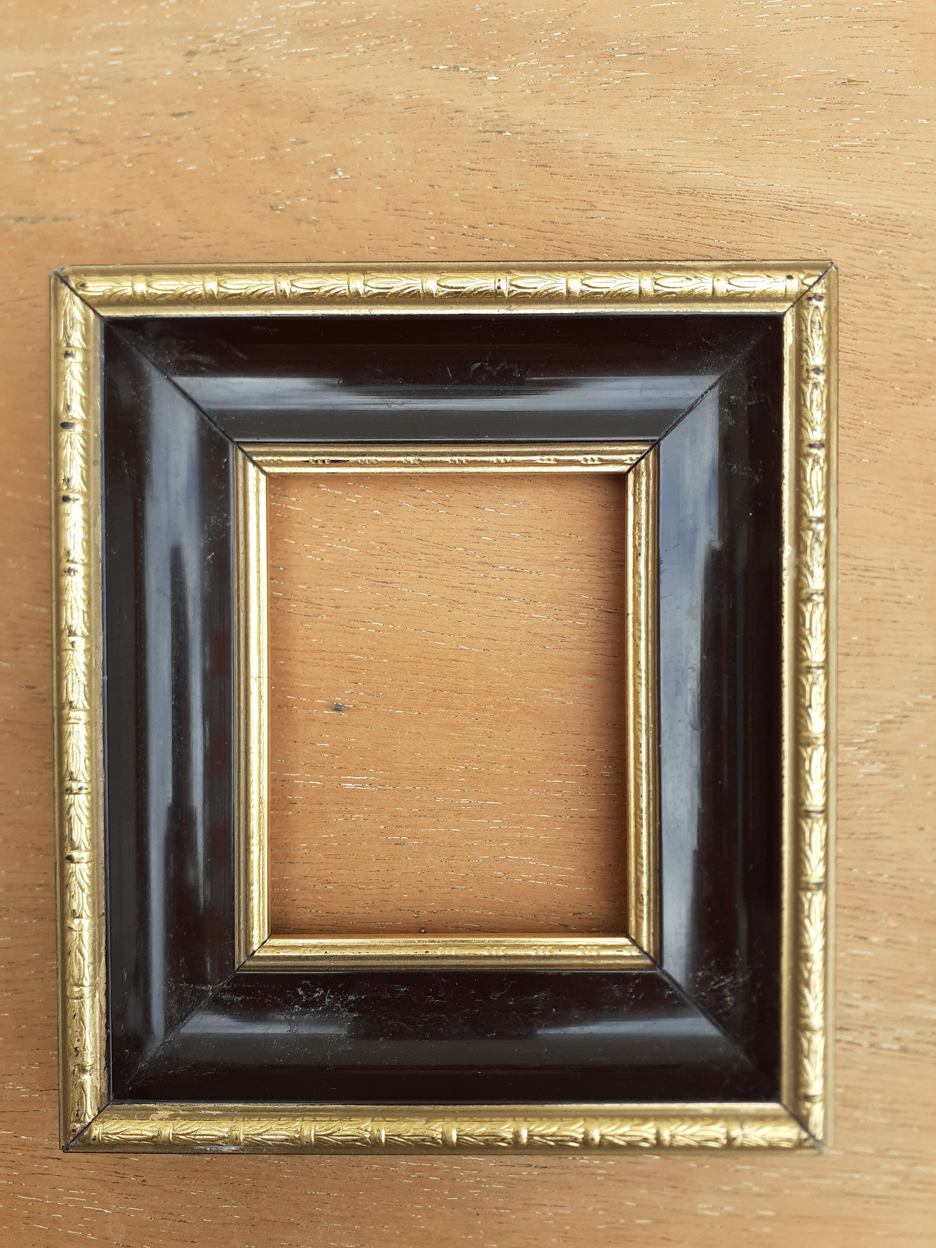 Lot of 3 old gilded and black frames