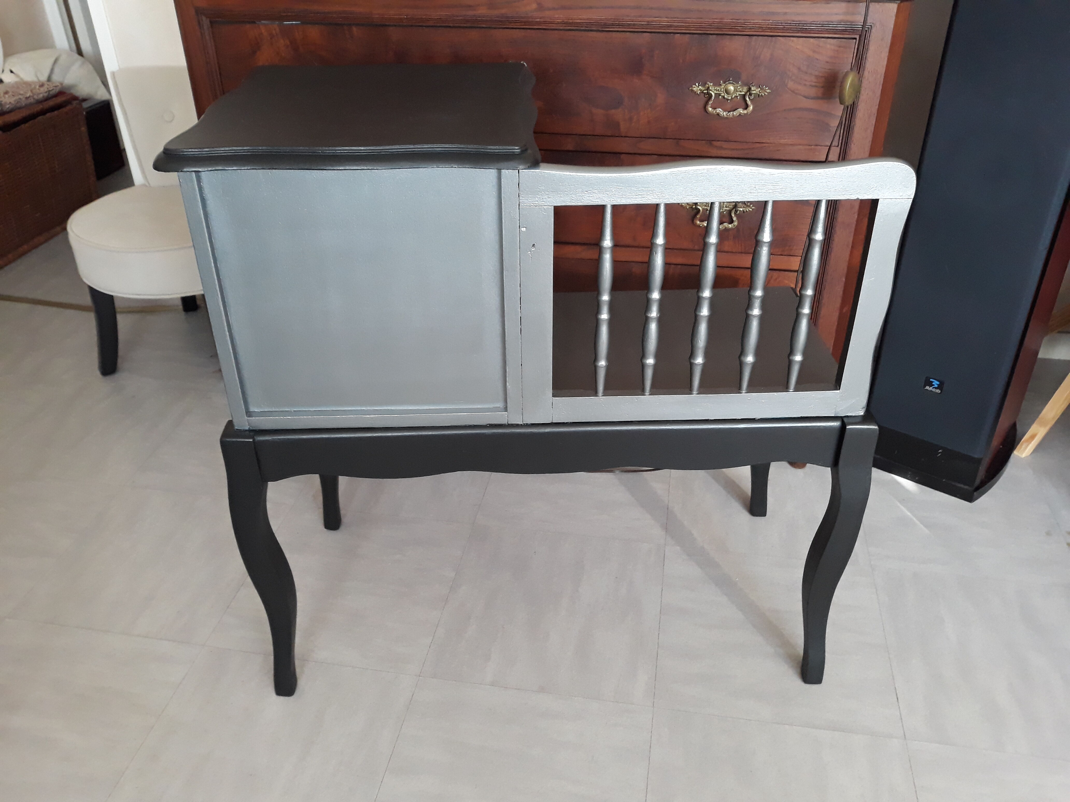 Black and grey solid wooden bench