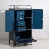 Armoire de style industriel à patine bleue (c.1950)