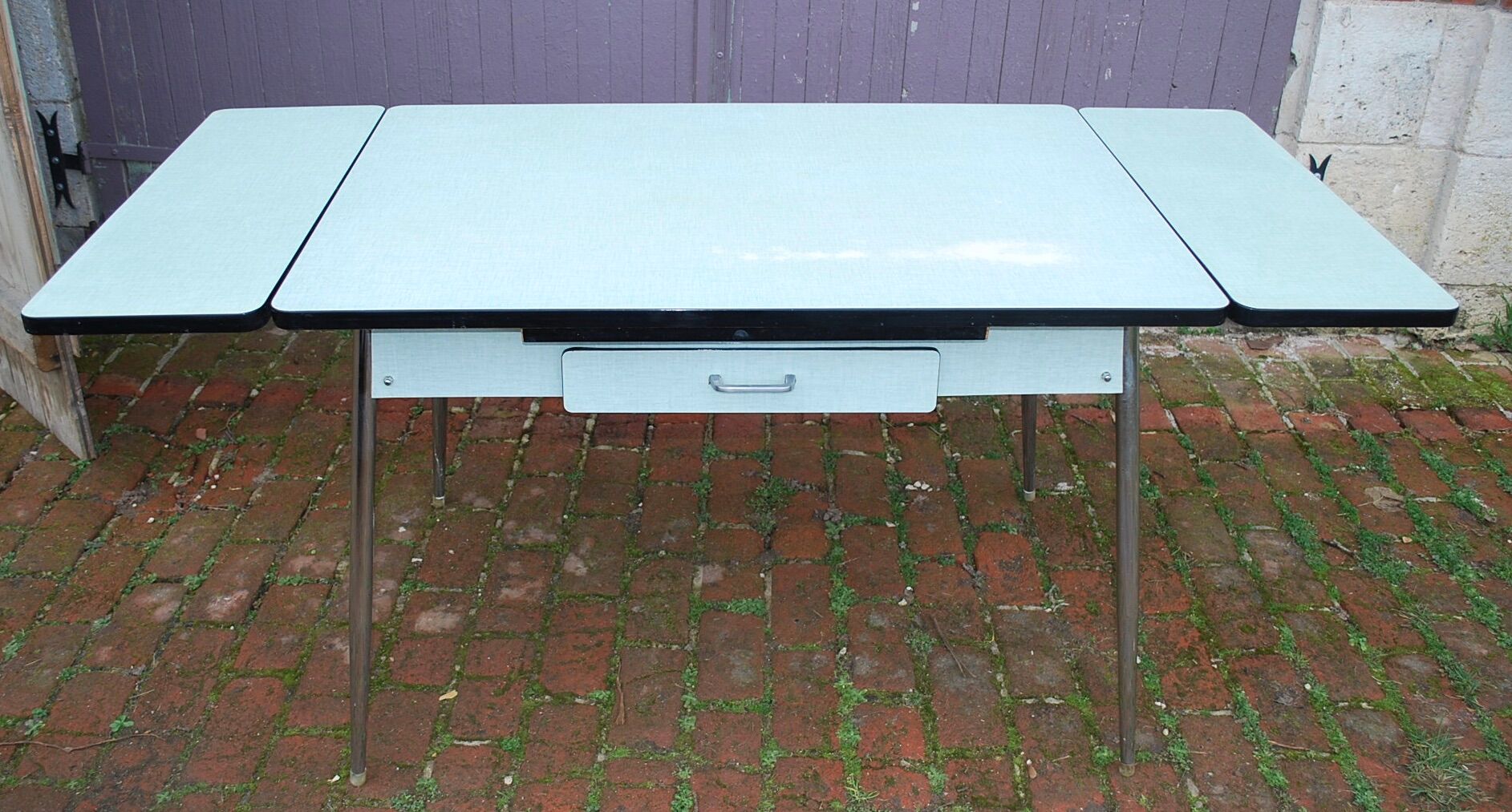 Vintage aniseed green formica table
