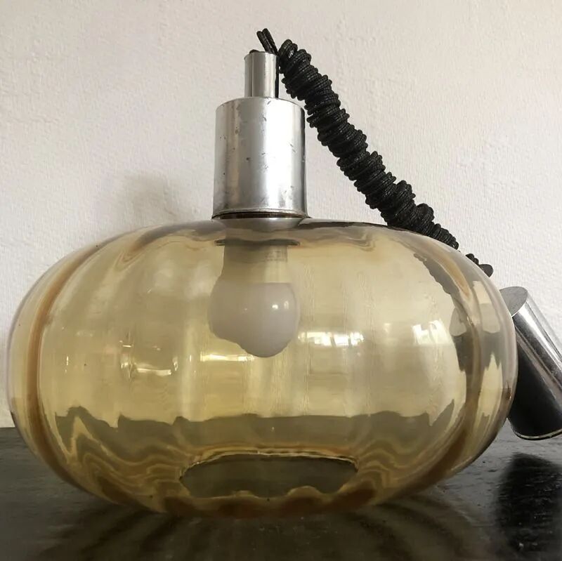 Vintage suspension rise and fall