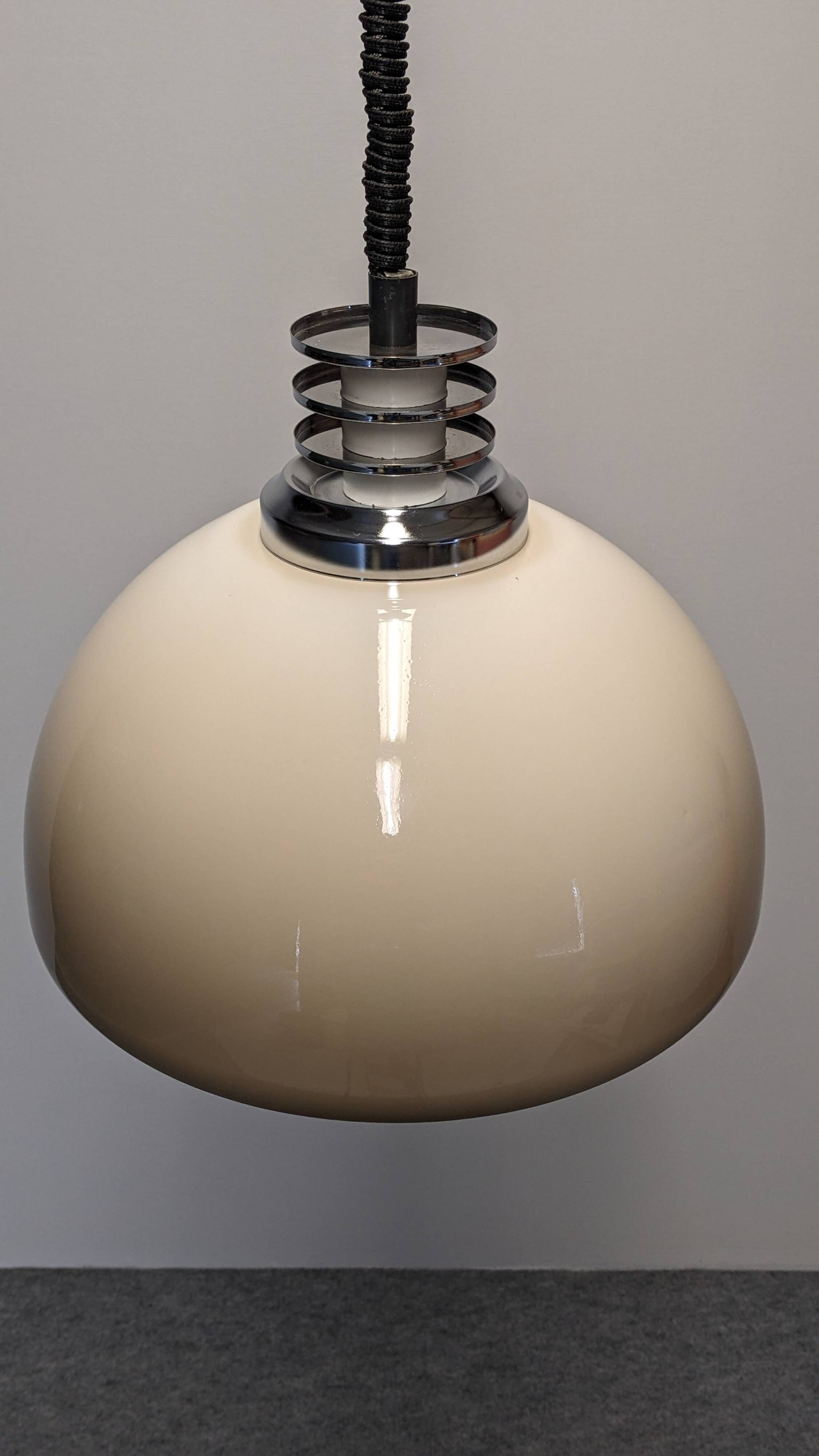 Adjustable suspension Space age dlg Harvey Guzzini, Italy circa 1970