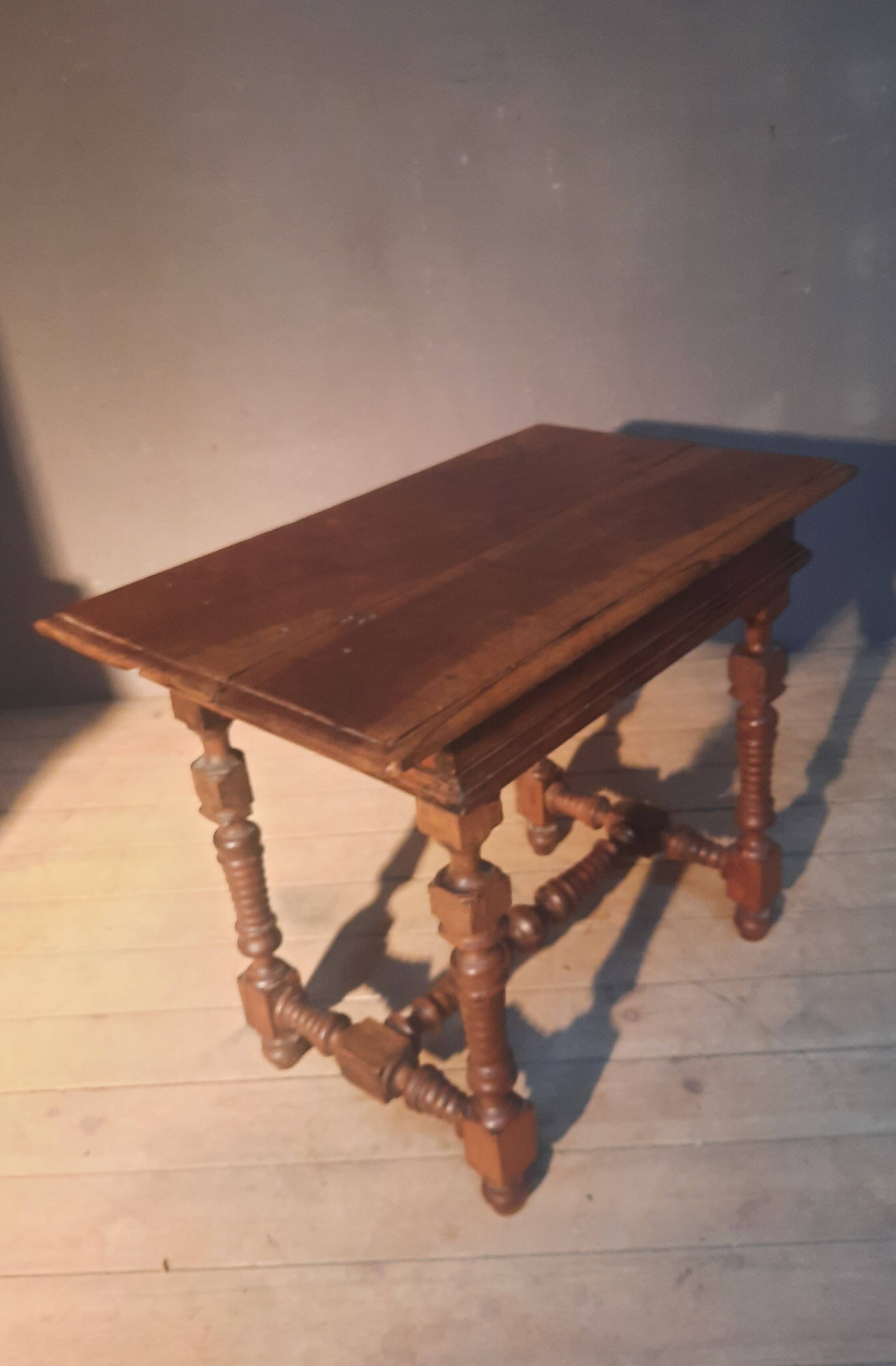 Small Louis XIII period table