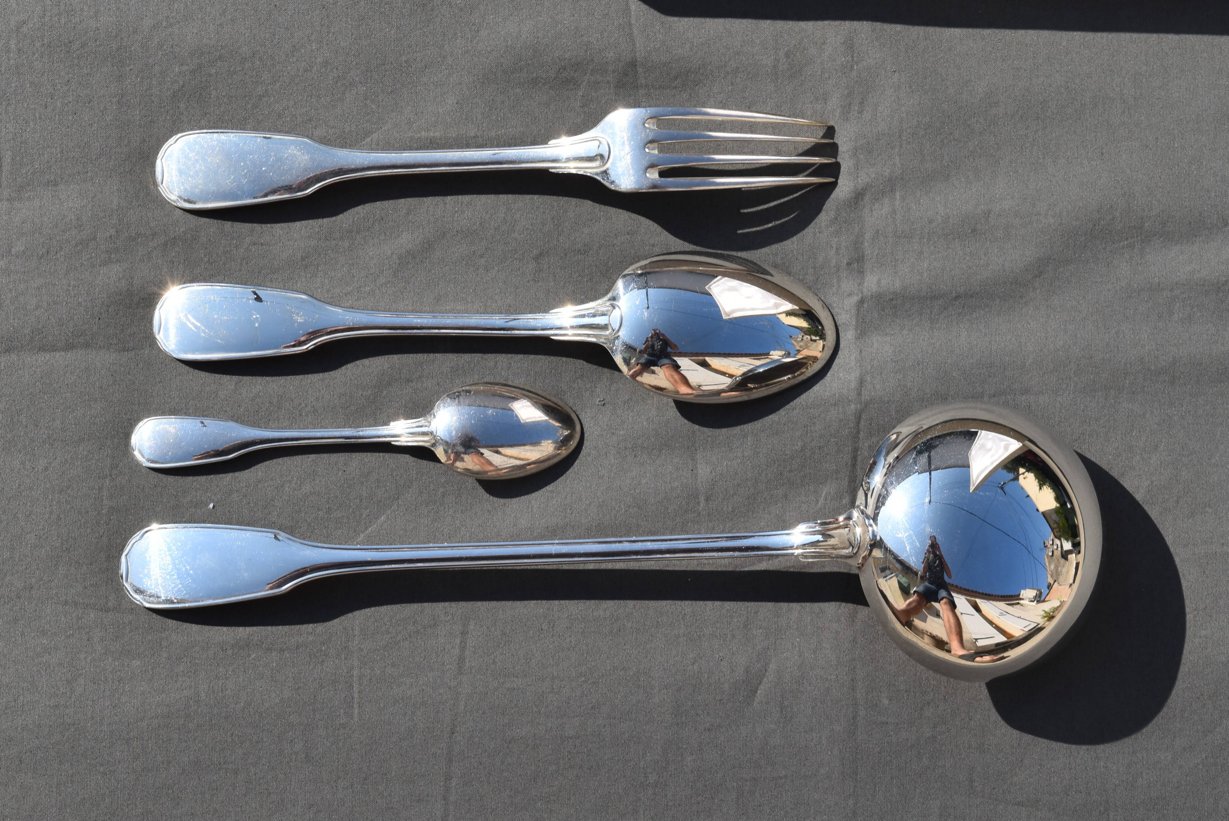 Christofle ménagère 37 pces in silver metal model versailles