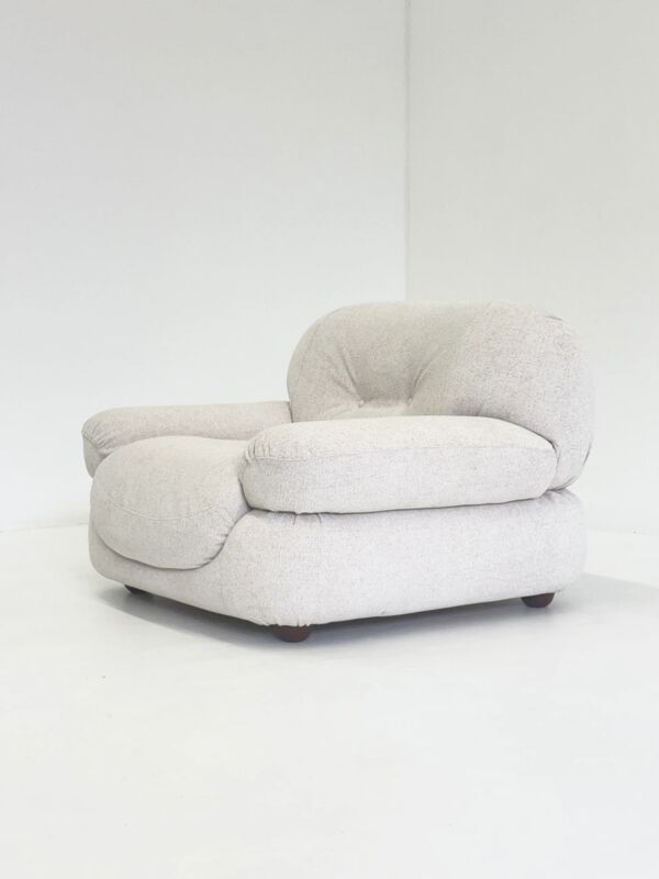 Fauteuil Sapporo par Mario Marenco pour Mobil Girgi en beige crème.