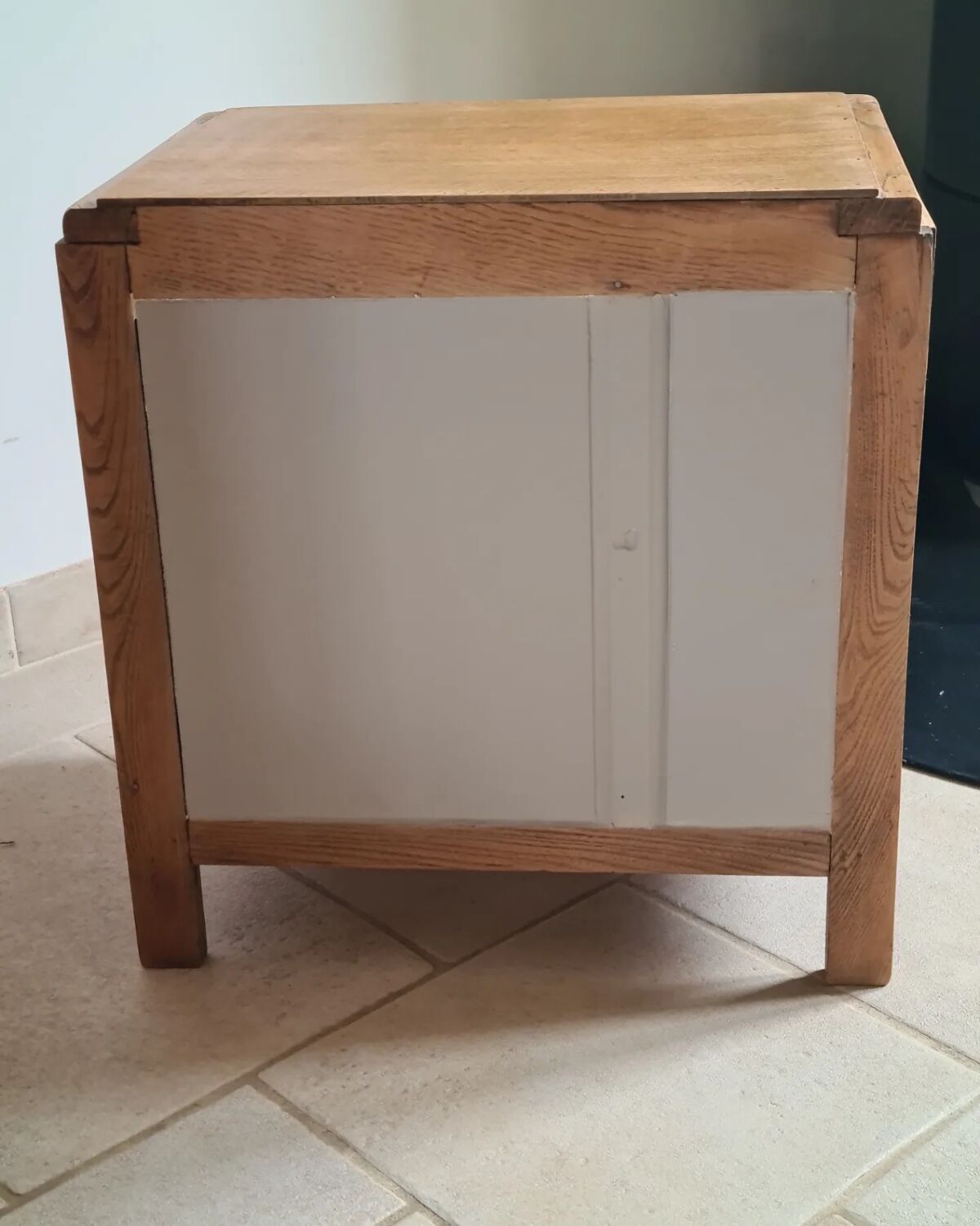 Bedside 30s renovated