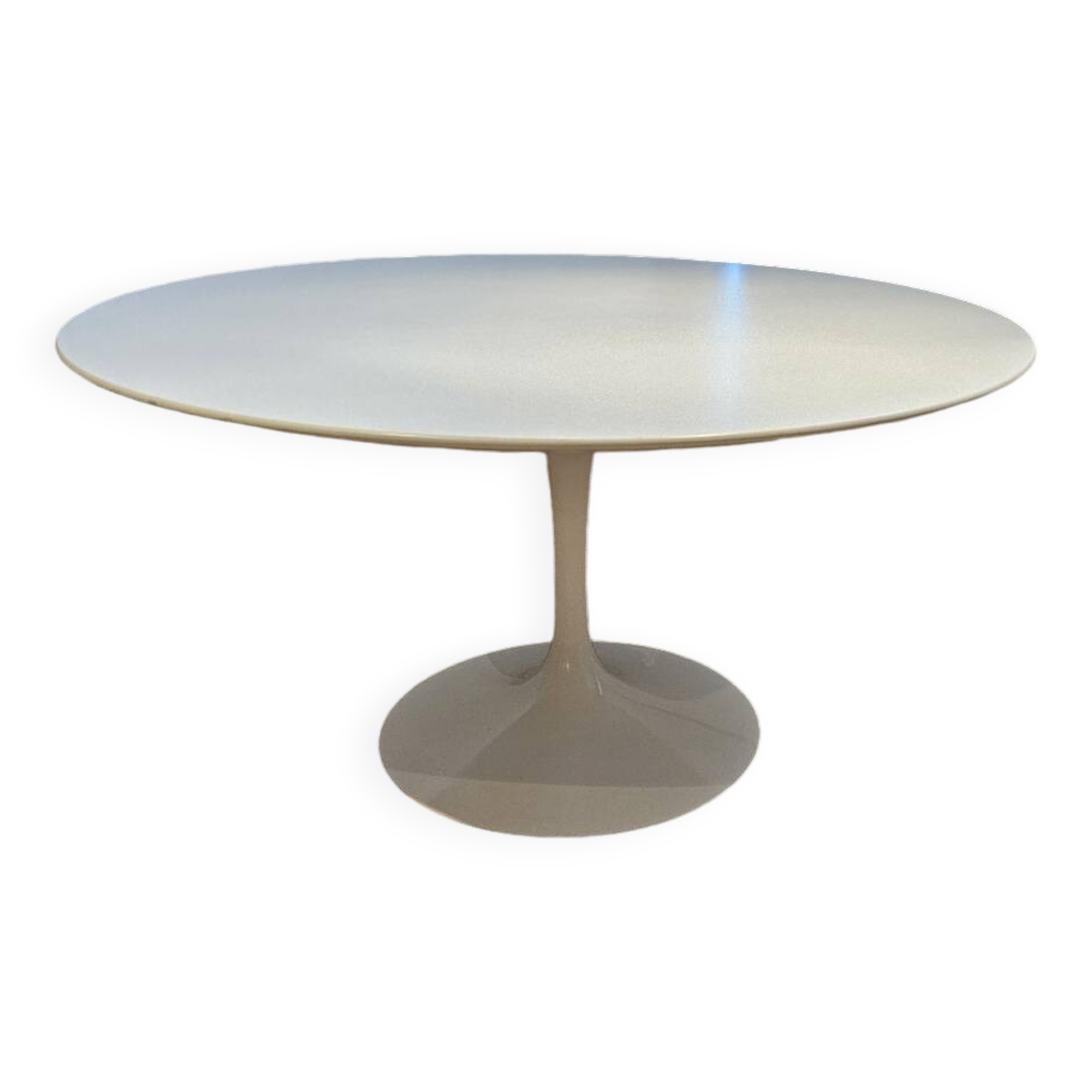 Knoll Saarinen Tulip table 137