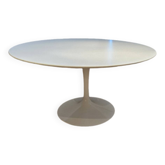 Knoll Saarinen Tulip table 137