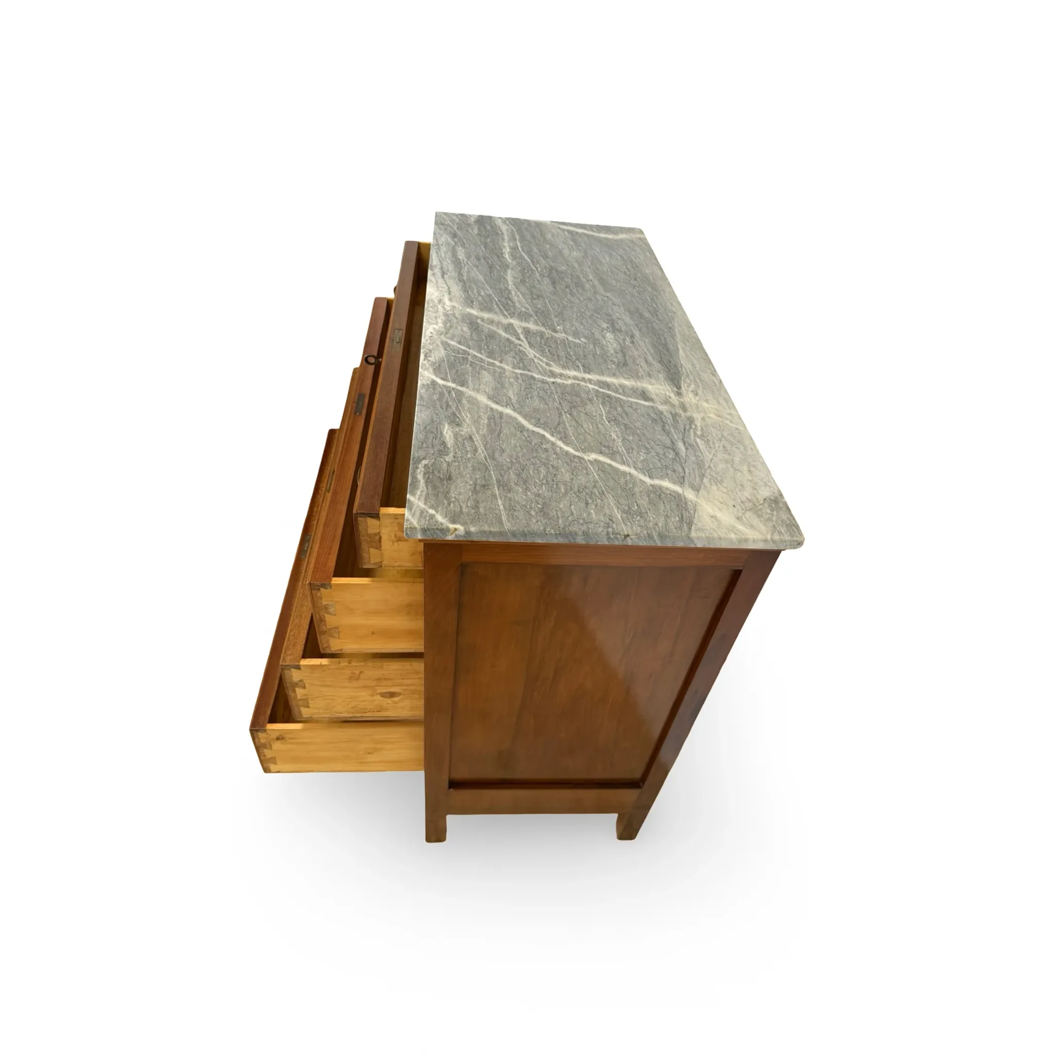 Elegant antique chest of drawers, dating to the early 20th century, ci