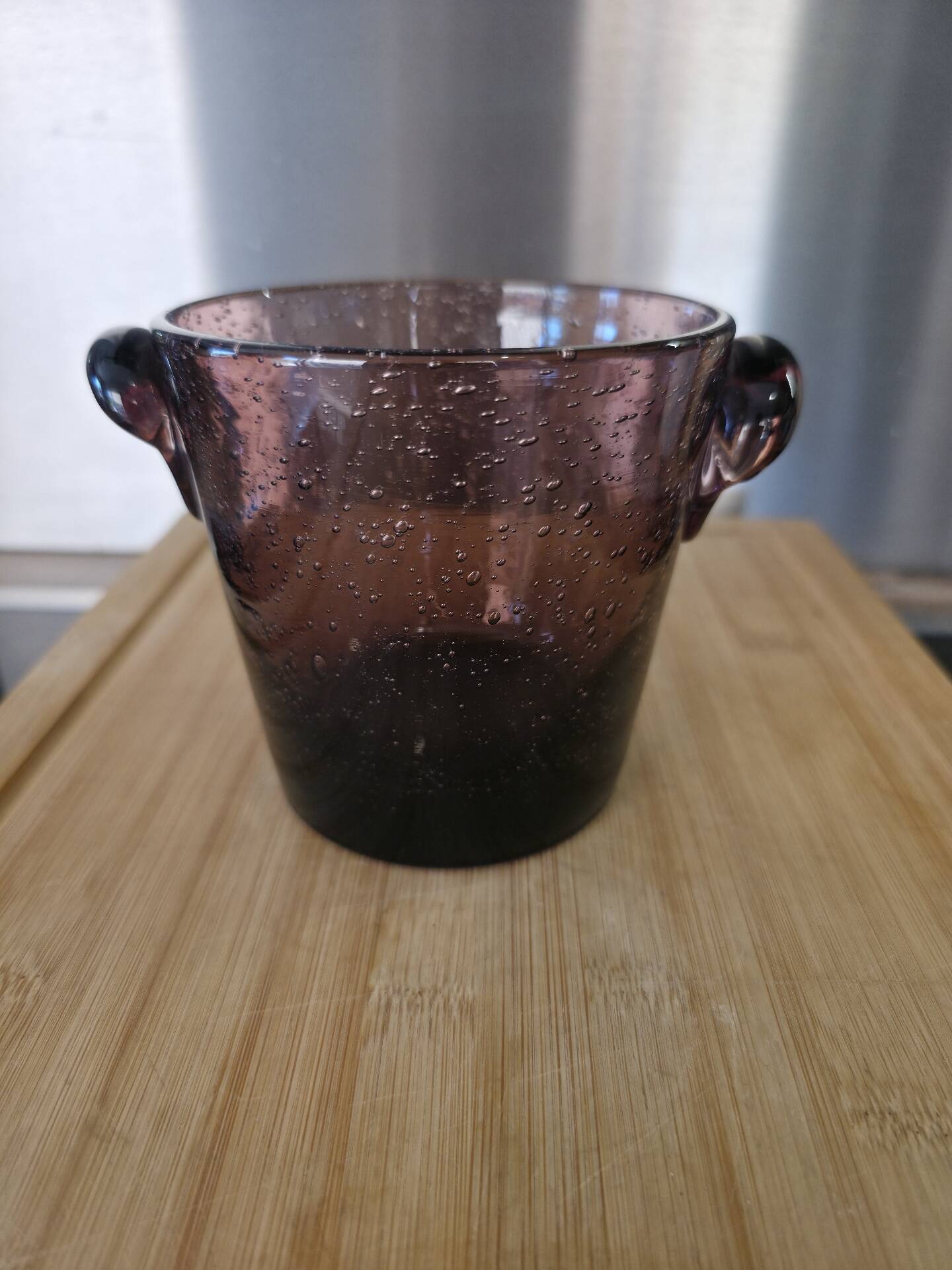 Seau à glaçons en verre bullé améthyste signé Biot