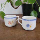 Lot de deux tasses à café fleuries