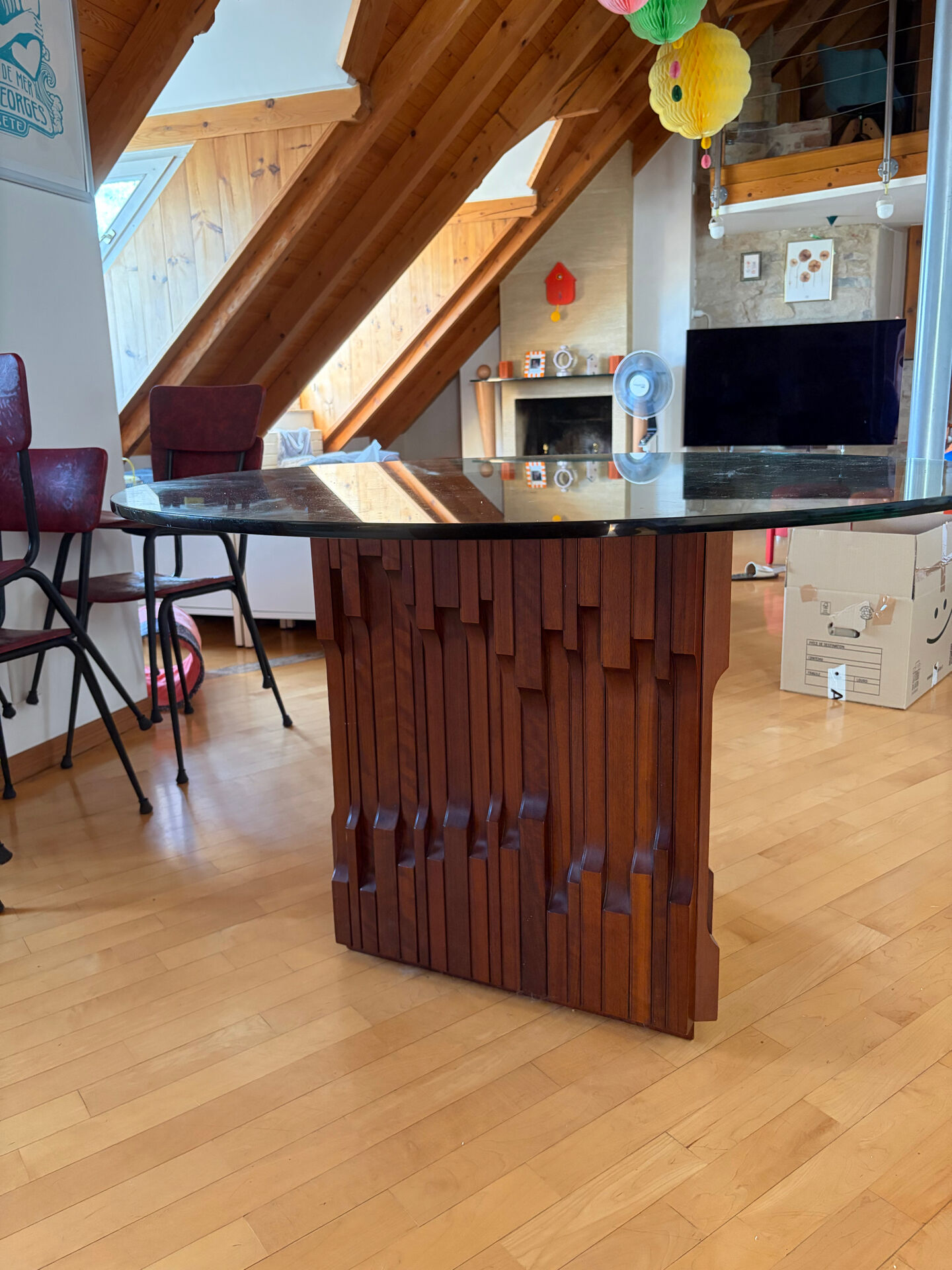 Round dining table in wood and glass by Luciano Frigerio