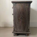 Small old drawer unit