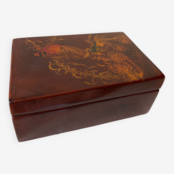 Small lacquered wooden box Vietnam