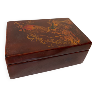 Small lacquered wooden box Vietnam