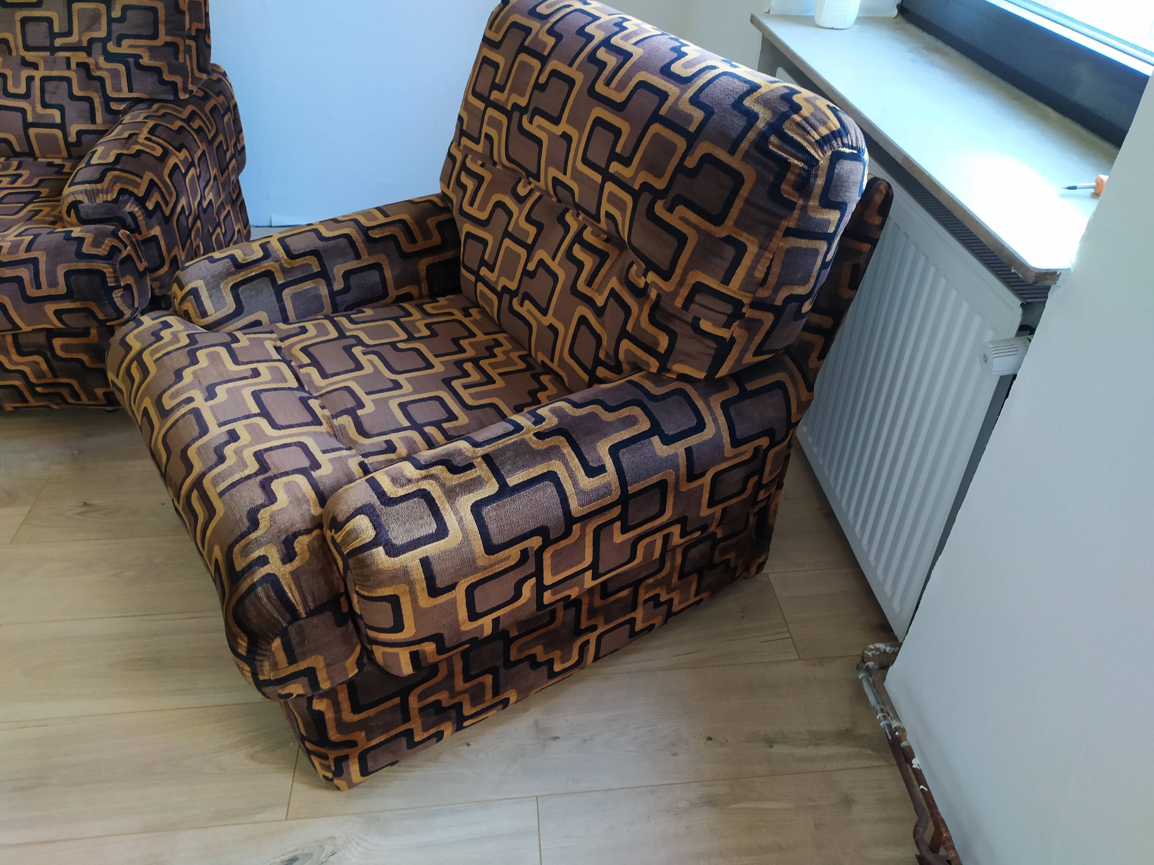 Set vintage sofa bed and 2 armchairs