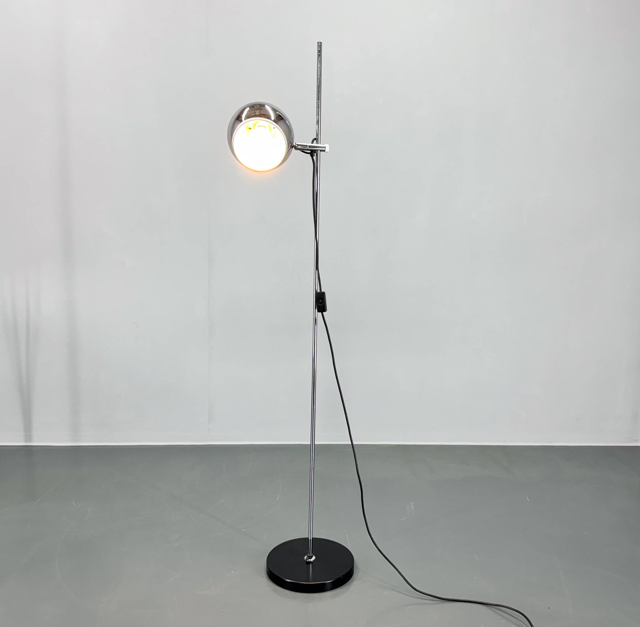 Lampadaire moderne réglable en chrome du milieu du siècle, Allemagne