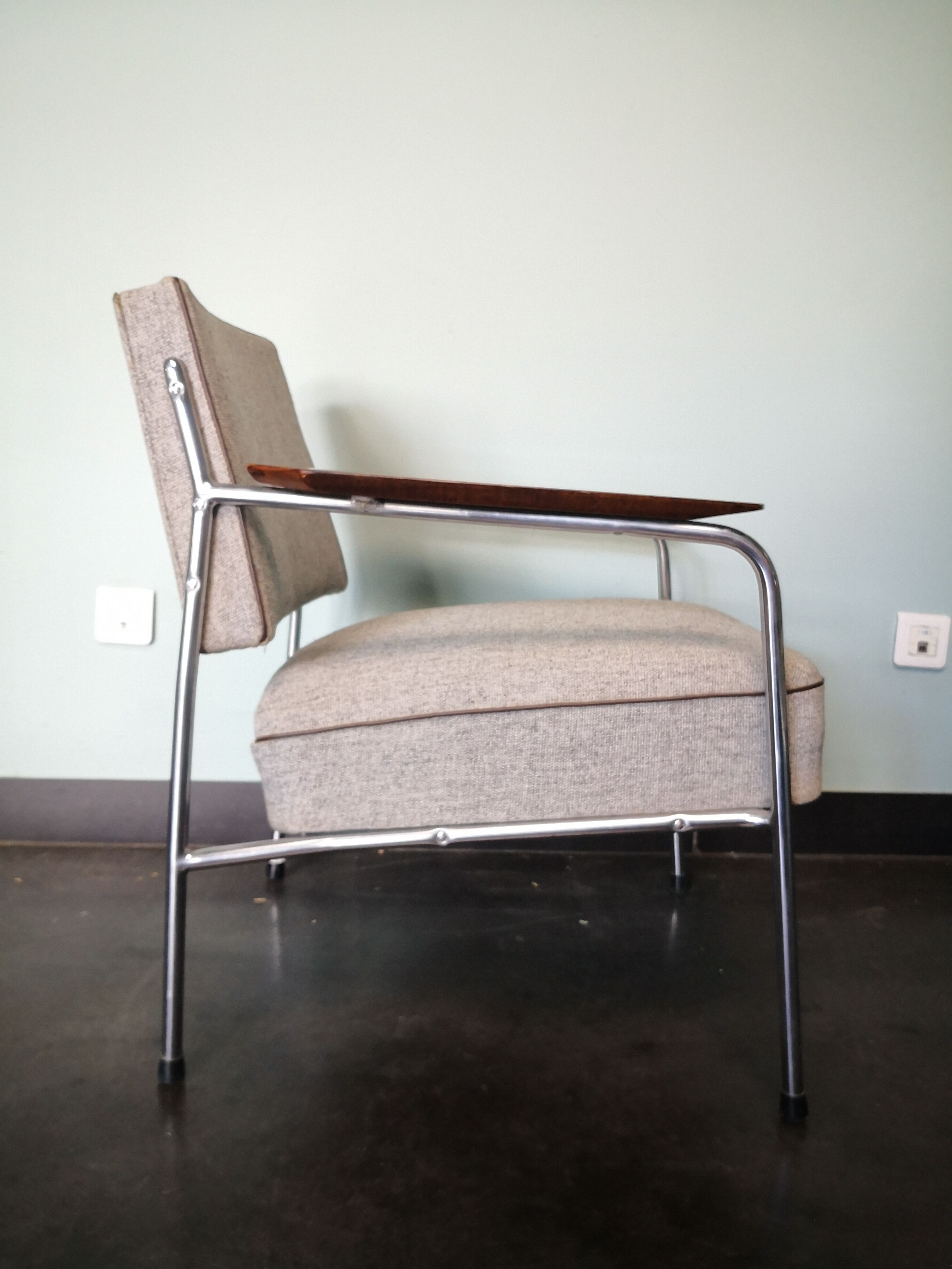 Fauteuil tchèque, 1960, métal, tissu et bois
