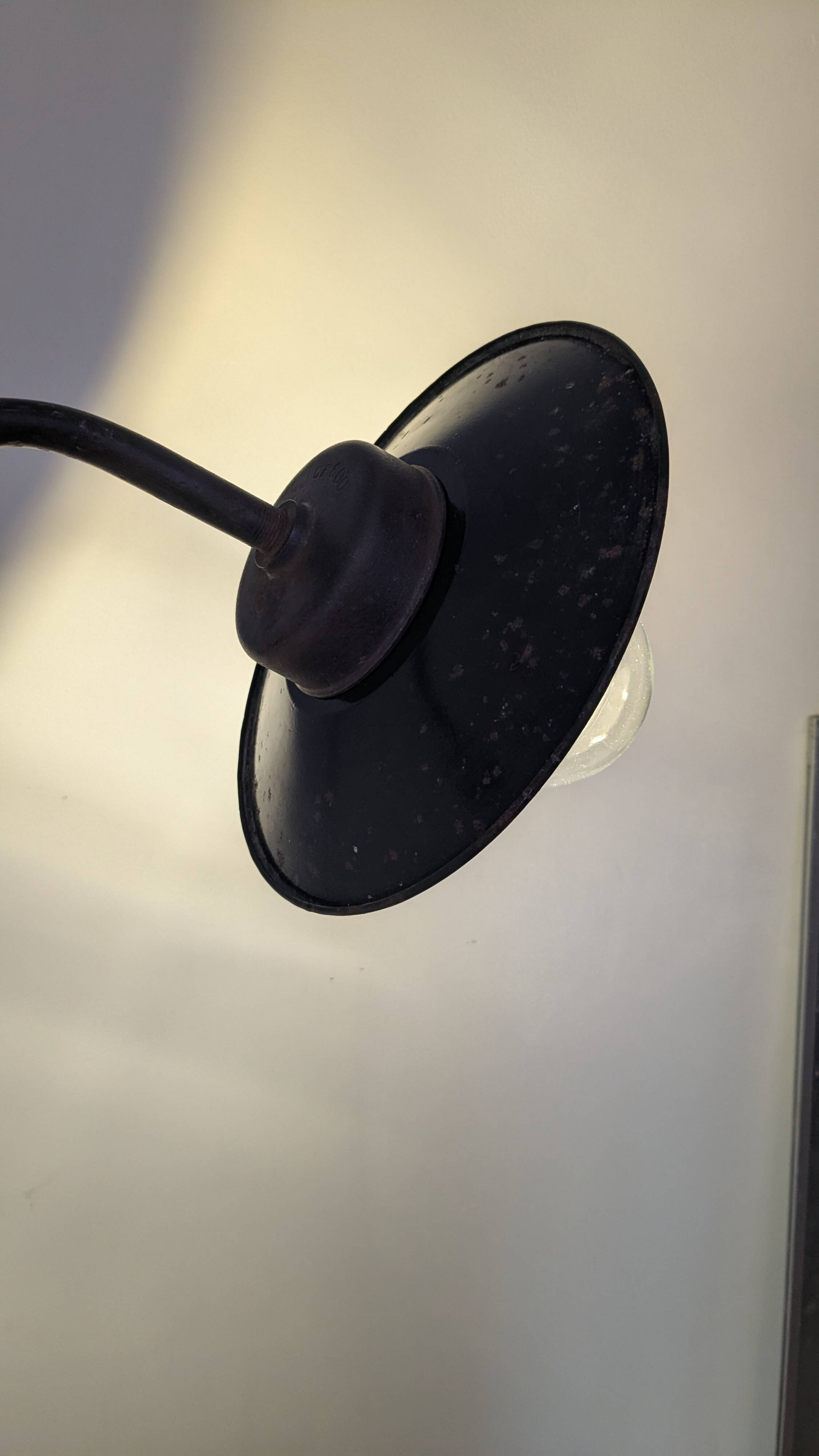 Antique wall light – Swan neck – Green enamelled sheet metal