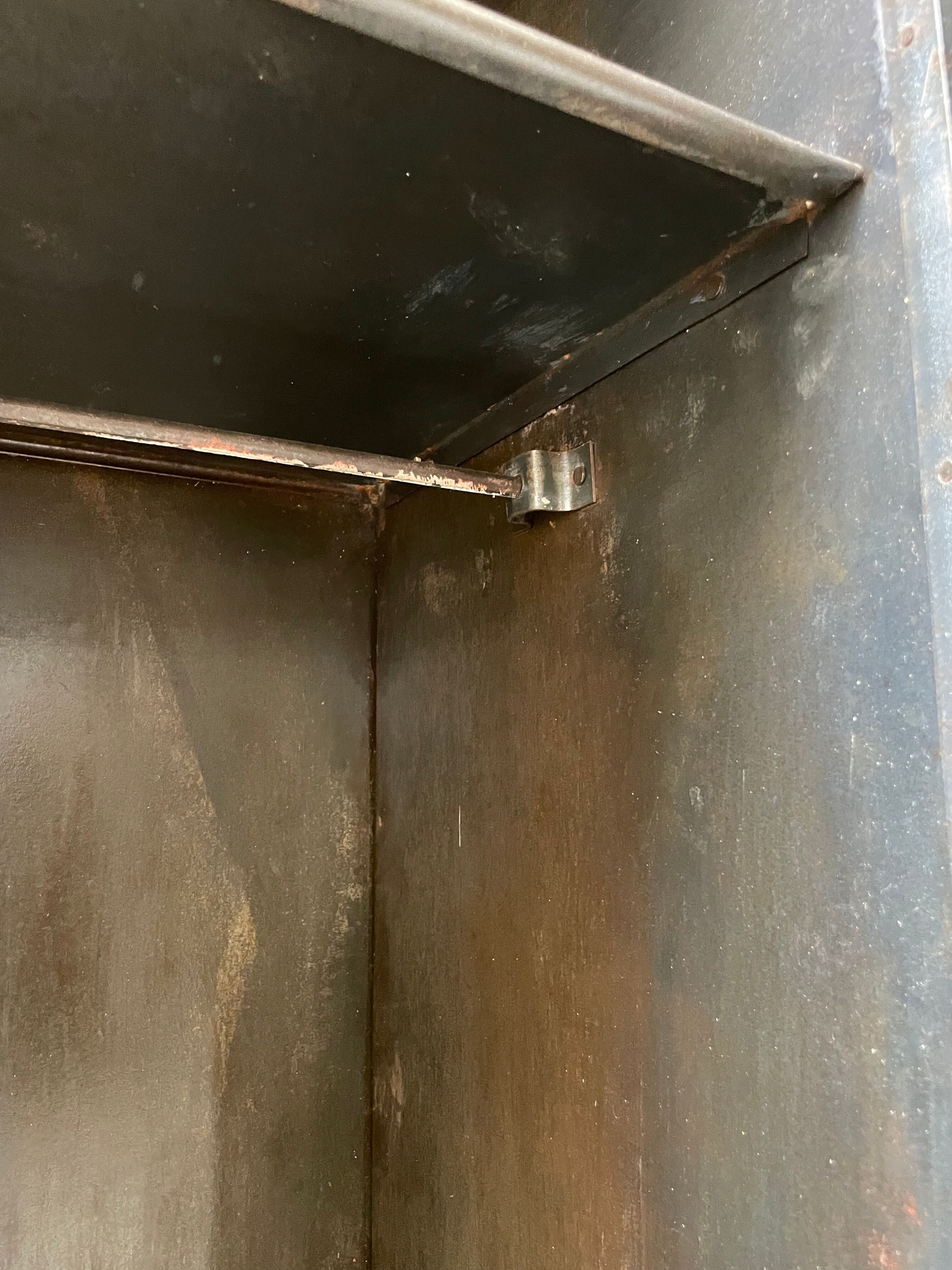 Riveted metal cloakroom Swchartz 1920