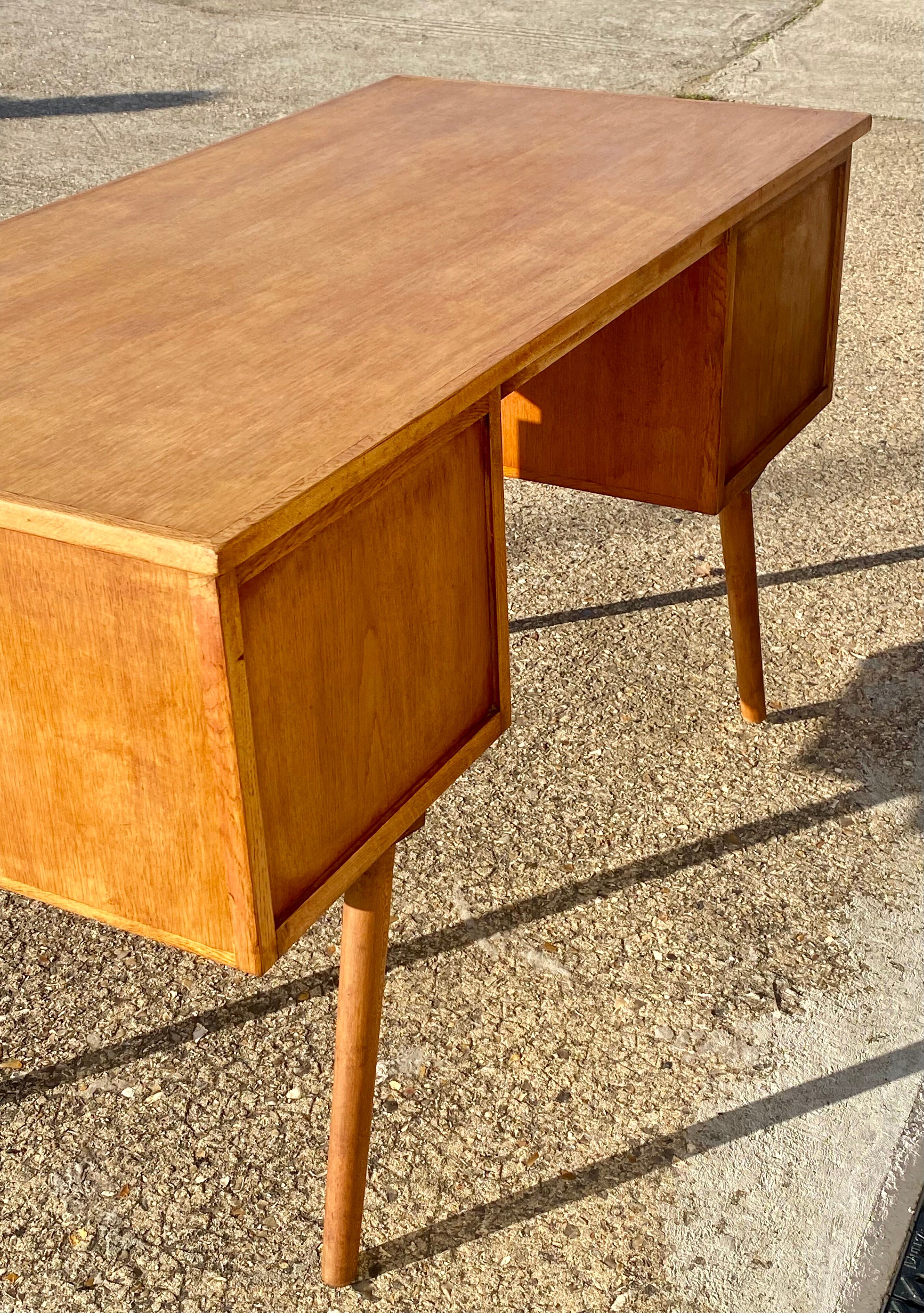 Oak desk 50s compass