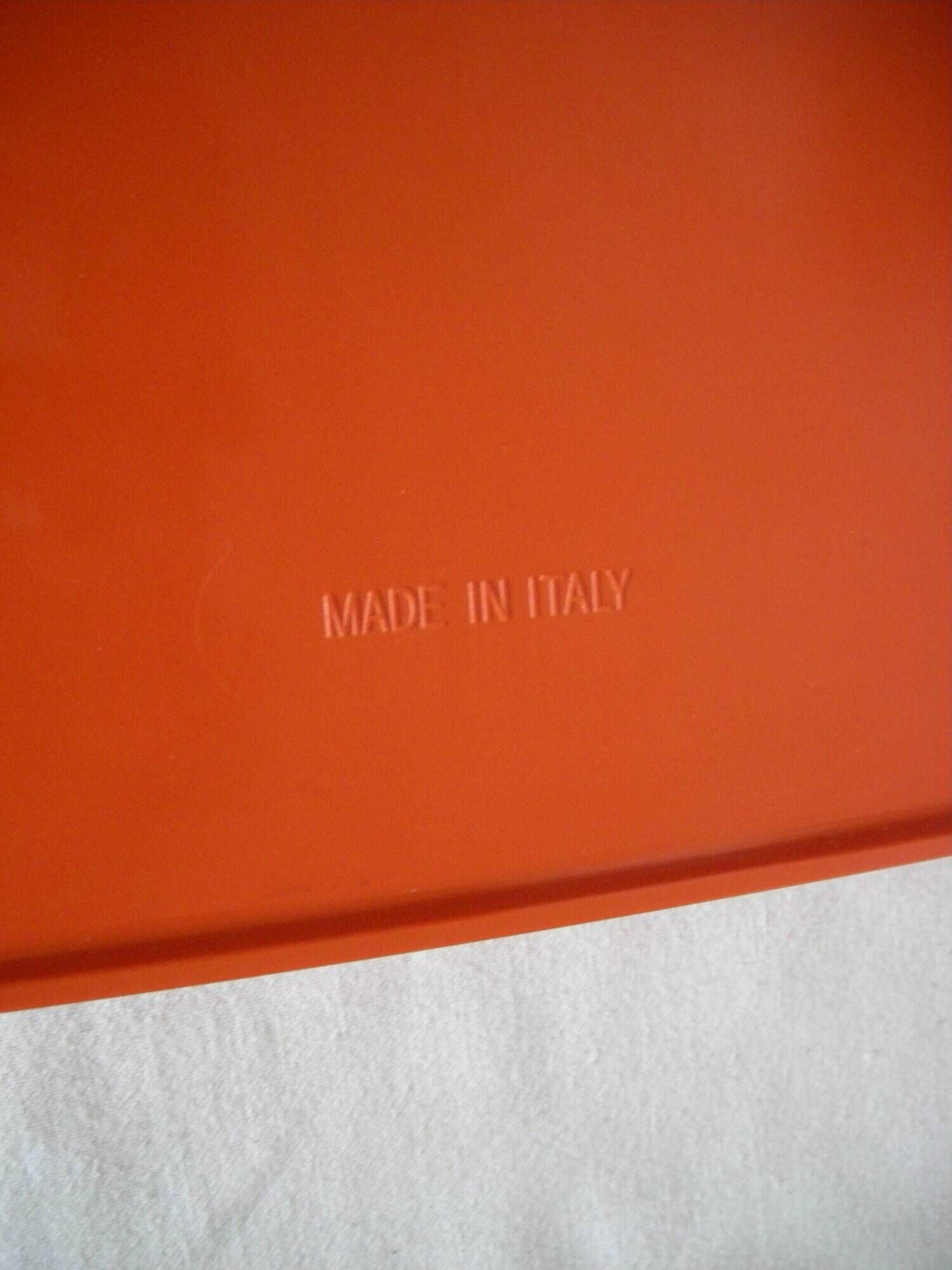 Italian orange plateau from the 60s - 70s.