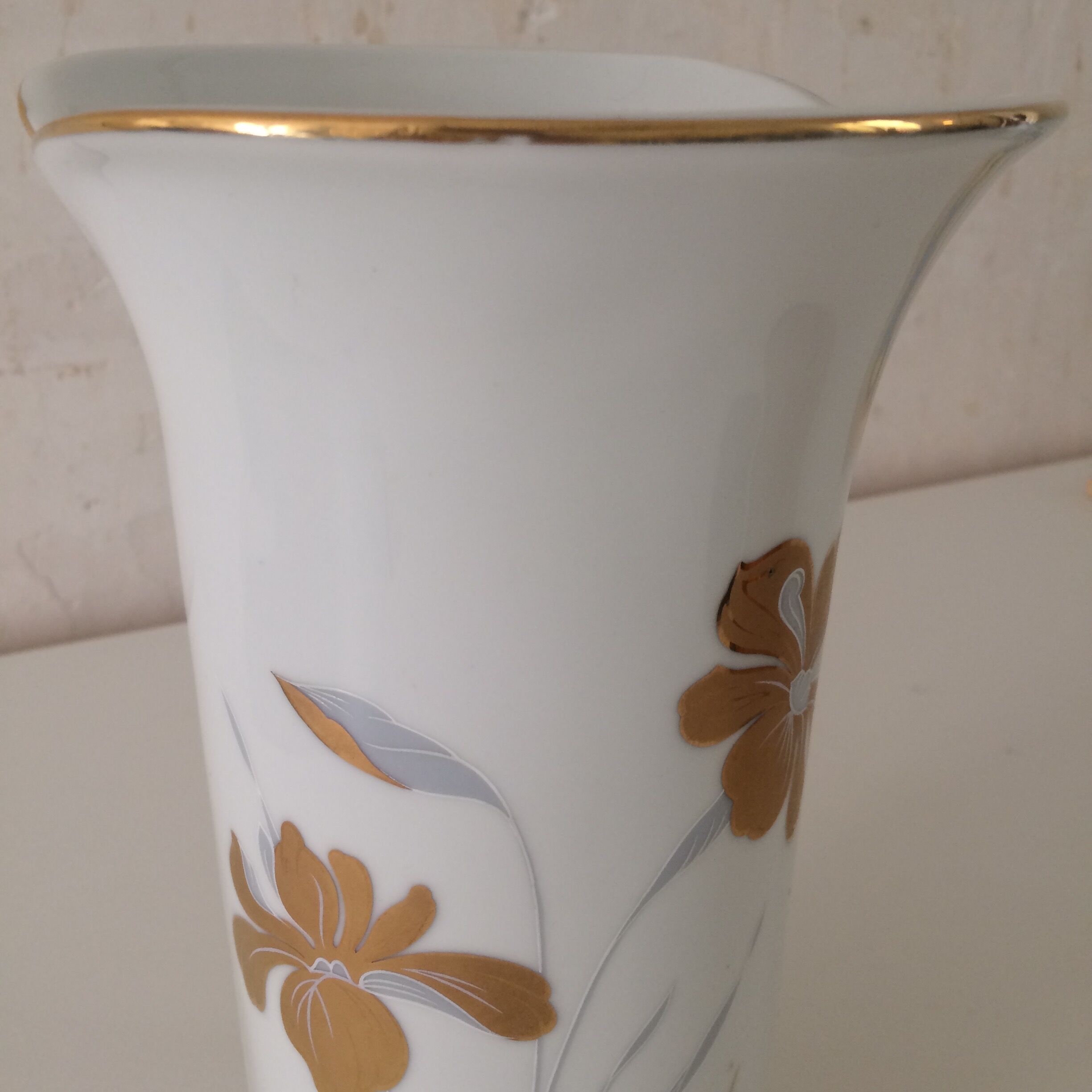 Vase 70s "Royal Porcelain", in ceramic gilded with fine gold