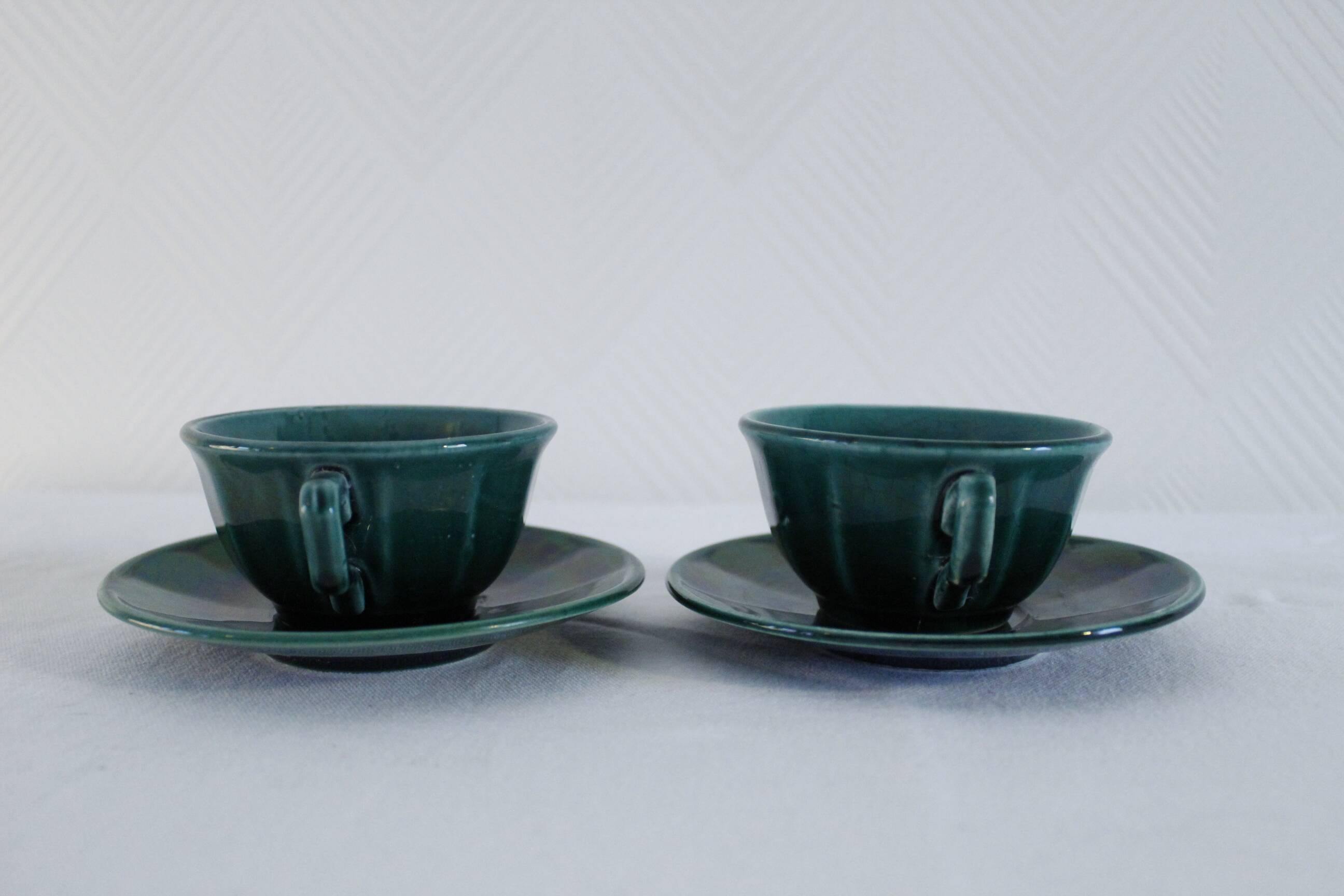 Set of 2 vintage green cups + saucers