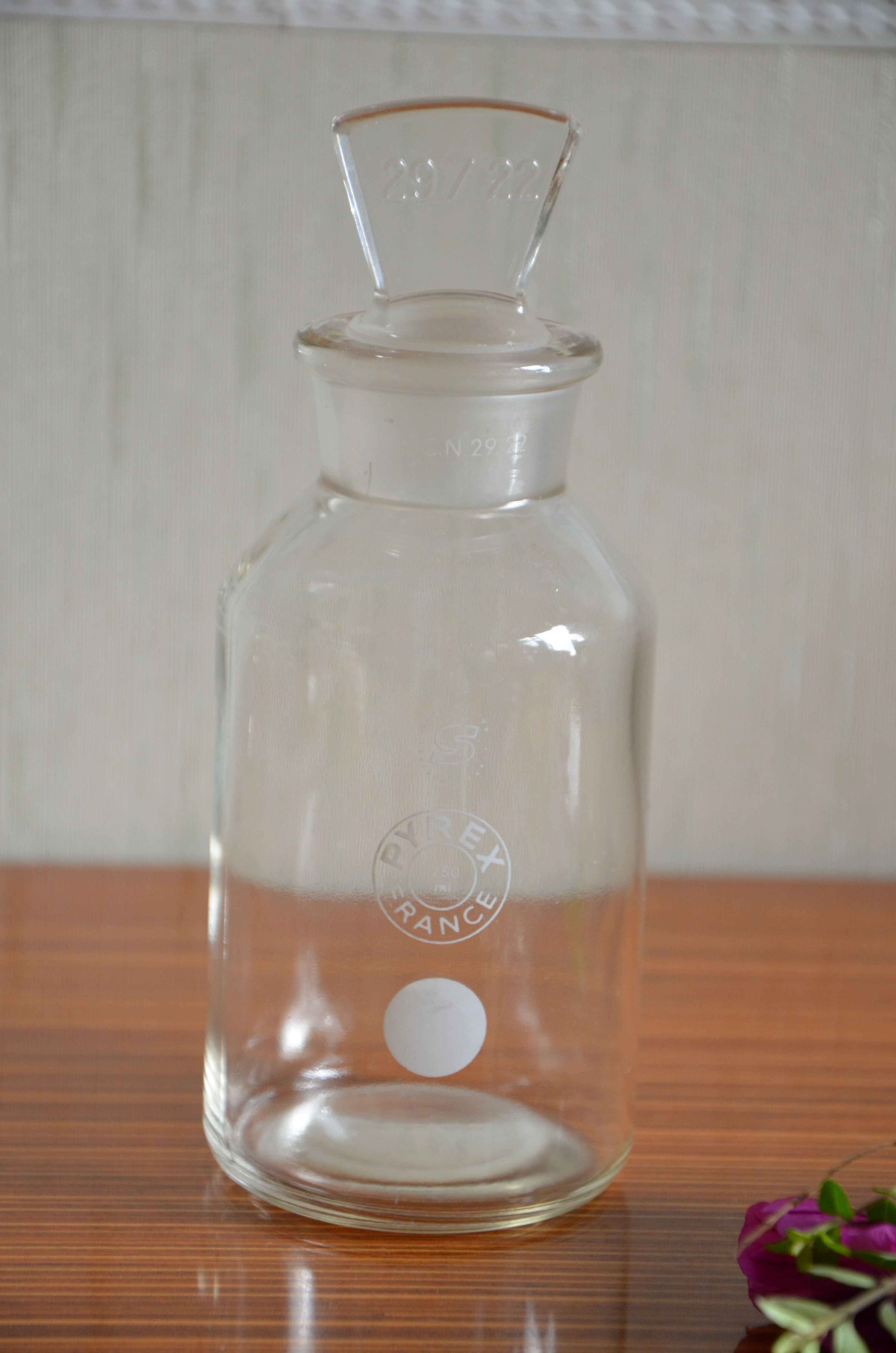 Pyrex brand apothecary pot