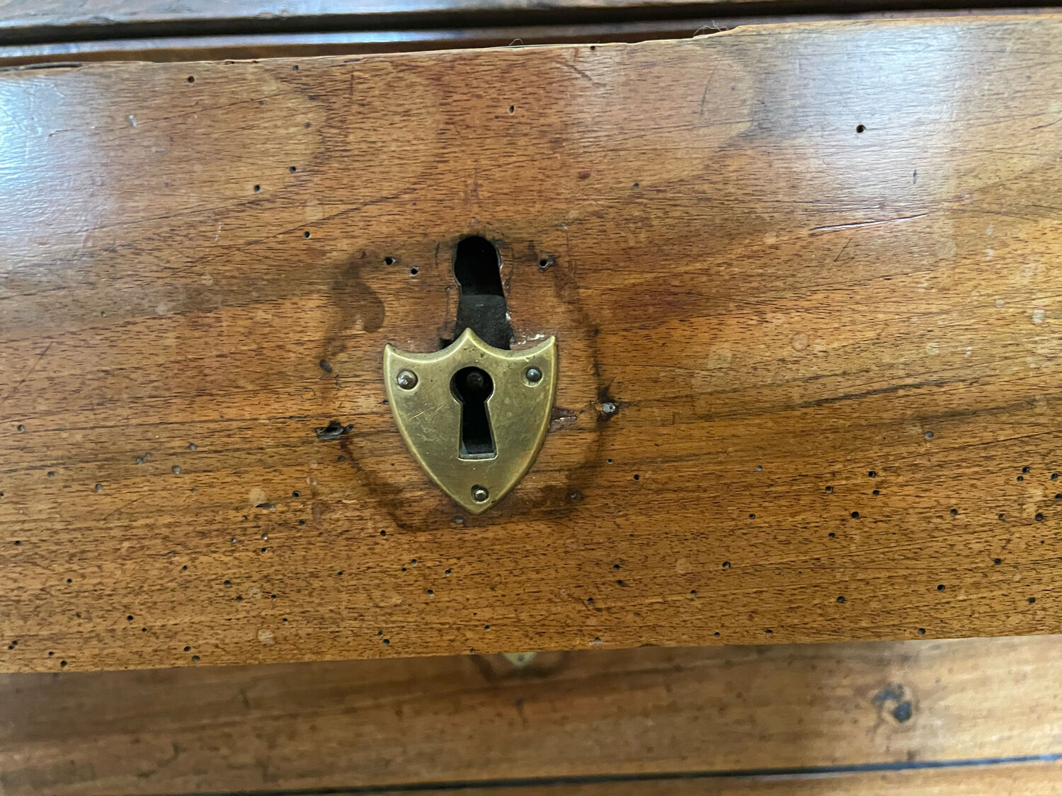 Chest of drawers in walnut and oak nineteenth