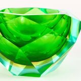 Faceted diamond ashtray in colour from the 1960s by Flavio Poli for Seguso, Murano, Italy.