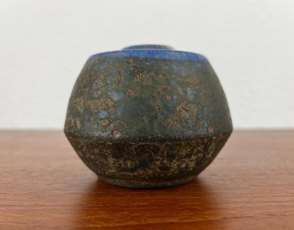 Brutalist studio pottery vase by Lu and Gerd Grove, mid-century, 1962.