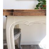 Shabby table with extension cords