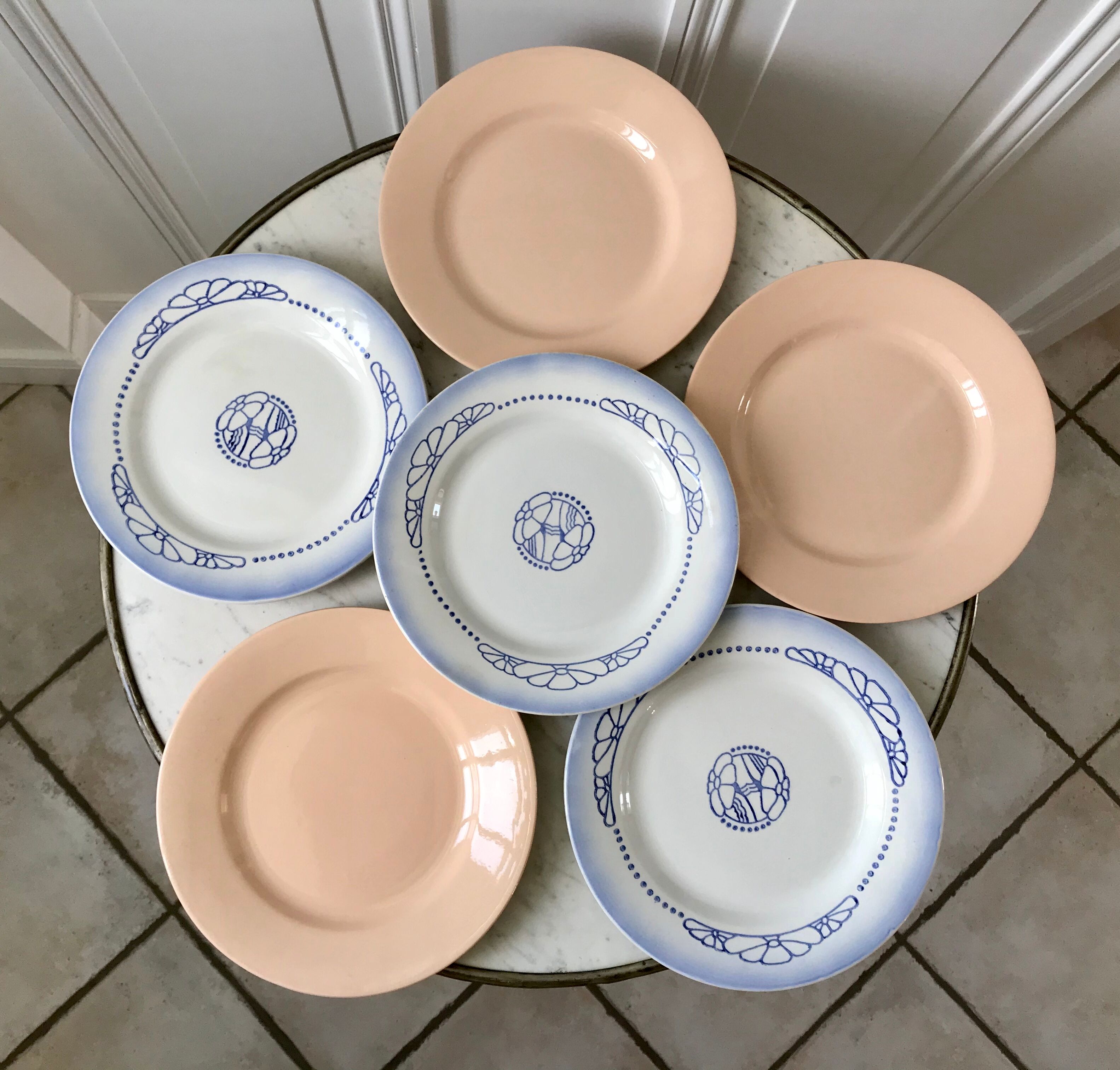 Lot de 6 assiettes plates dépareillées Digoin Sarreguemines  "Arroux" et rose poudré années 30-40