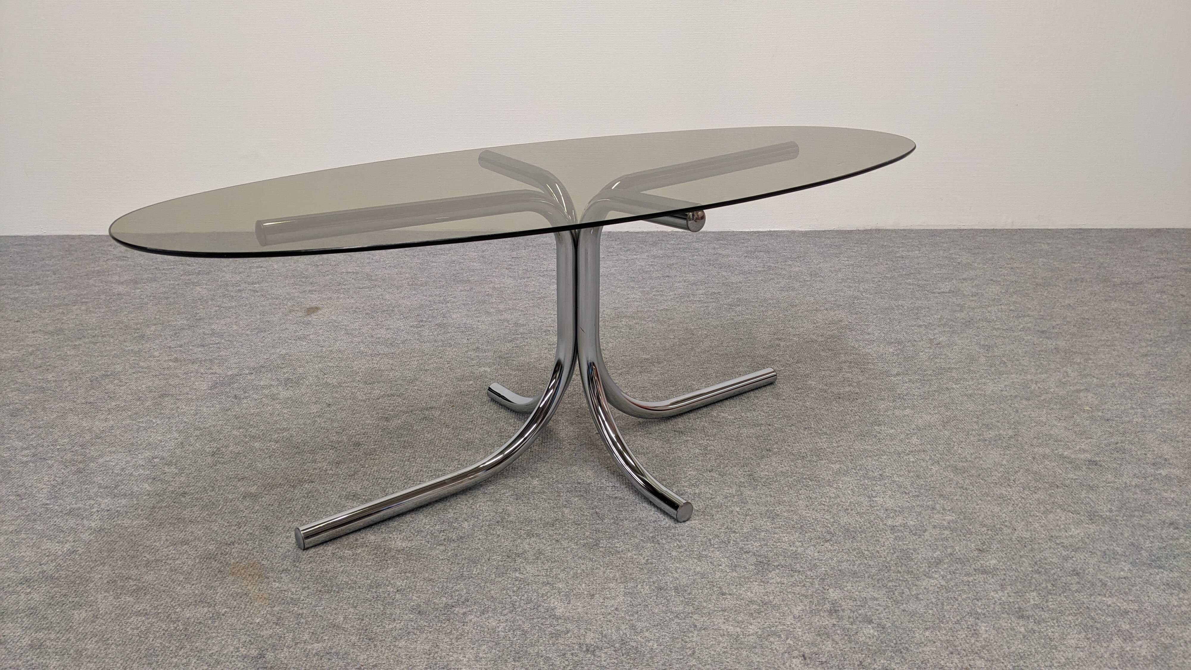 Space age coffee table in tubular and smoked glass, 60s-70s