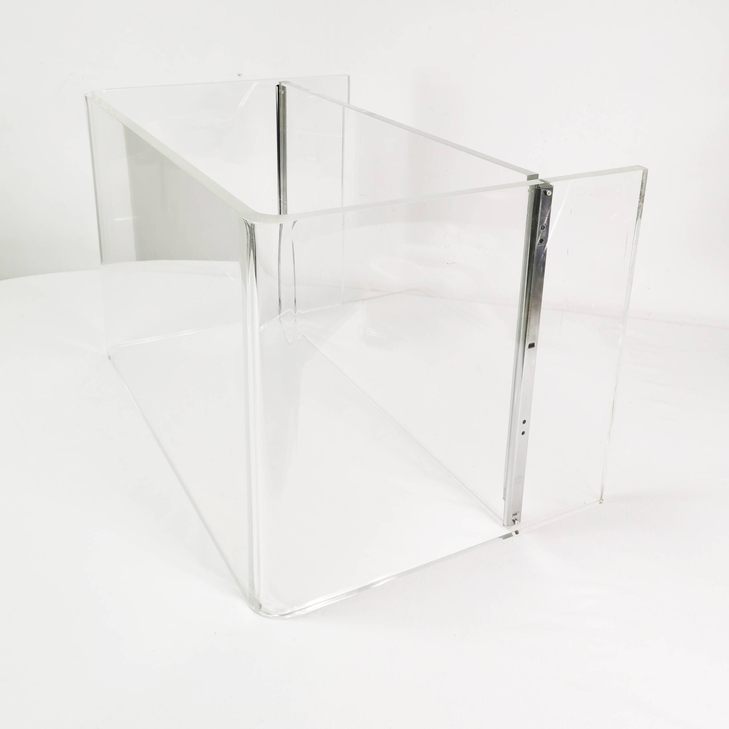 Modernist cabinet - plexiglass, Italy, 1970s