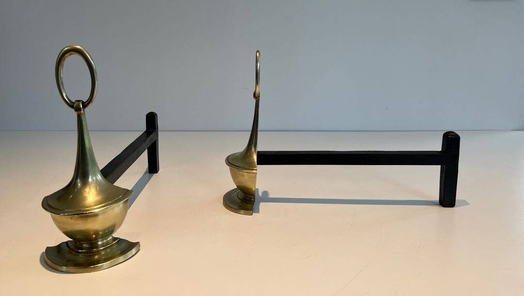 Paire de Chenets en Bronze Néoclassiques en Forme de Lampes Antiques à Anne