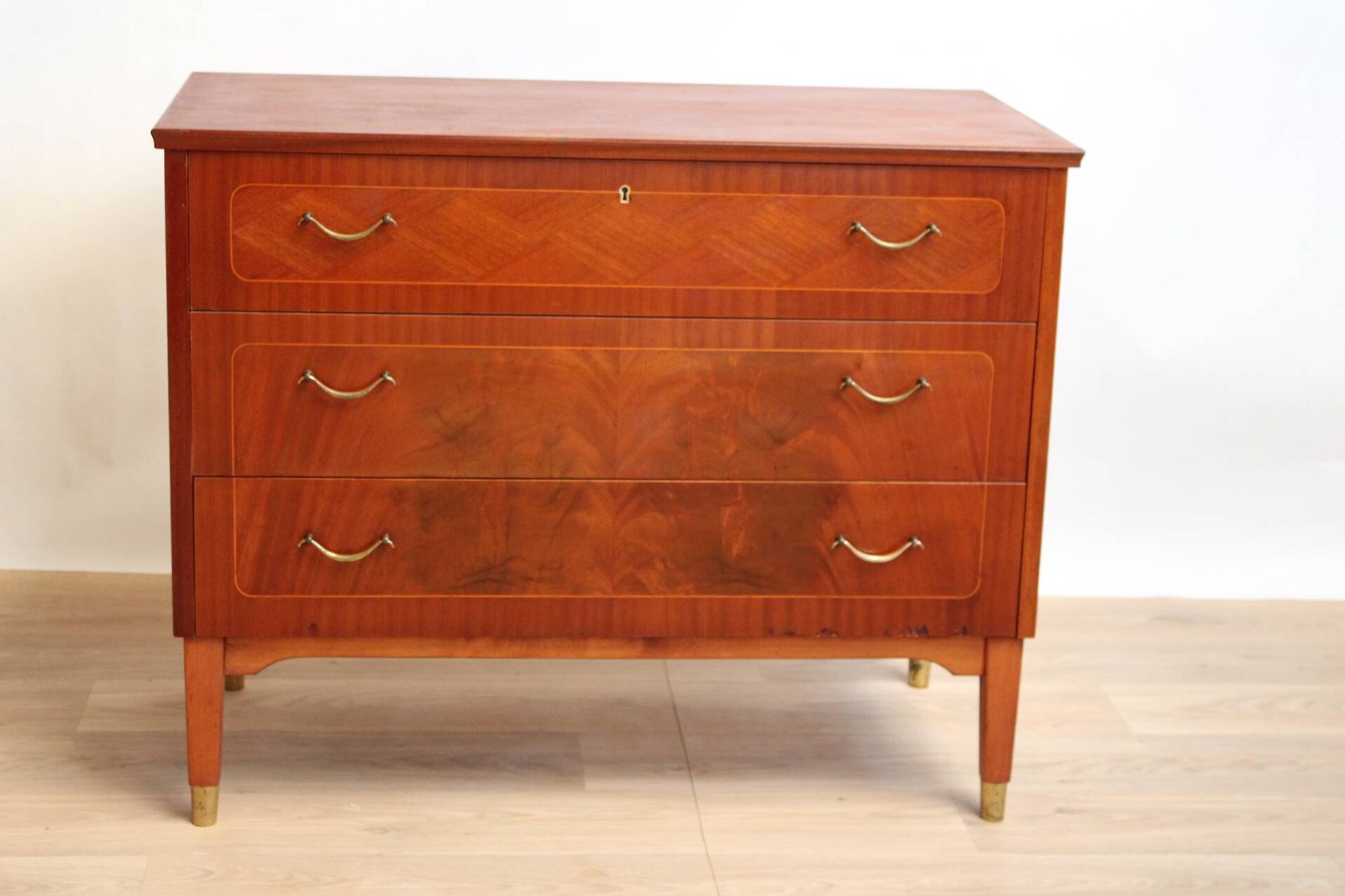 Vintage chest of drawers 3 drawers double handles and brass feet 1960s suede