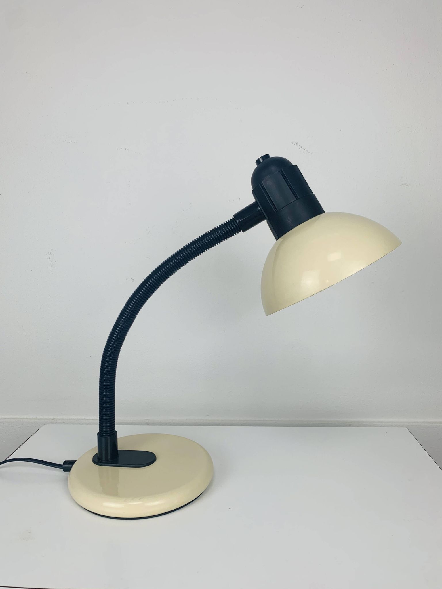 Lampe de bureau métal beige vintage