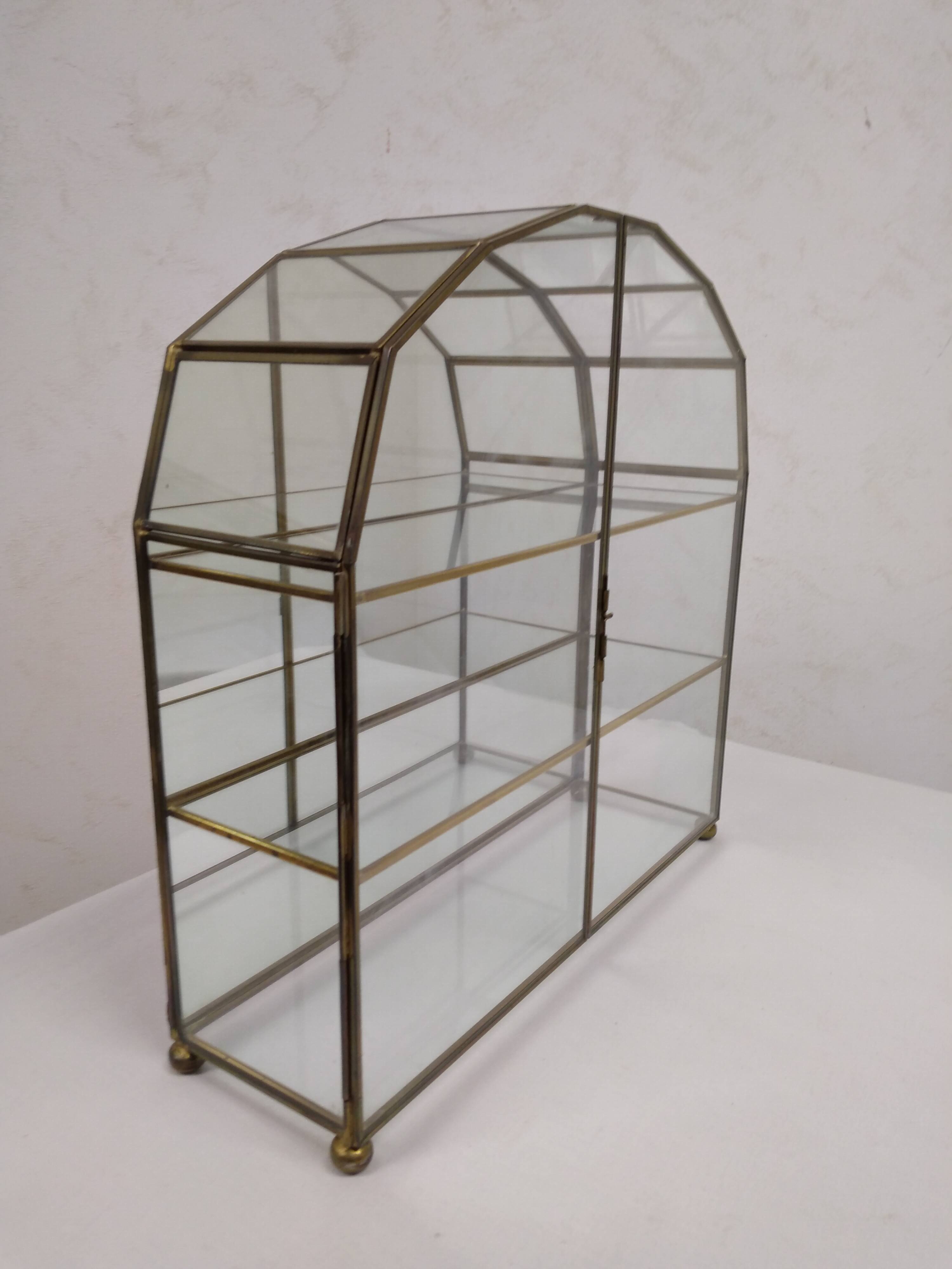 Old table display case