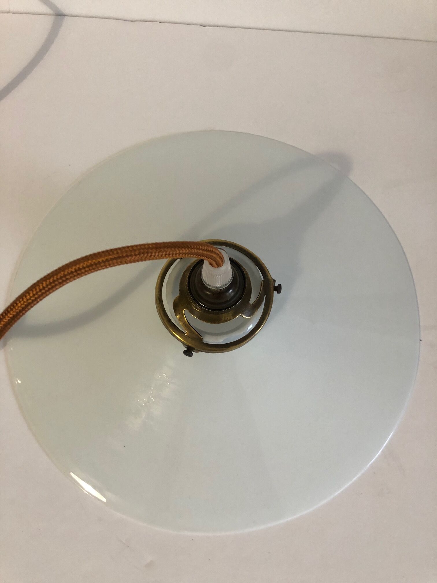 Suspension rises and falls in opaline