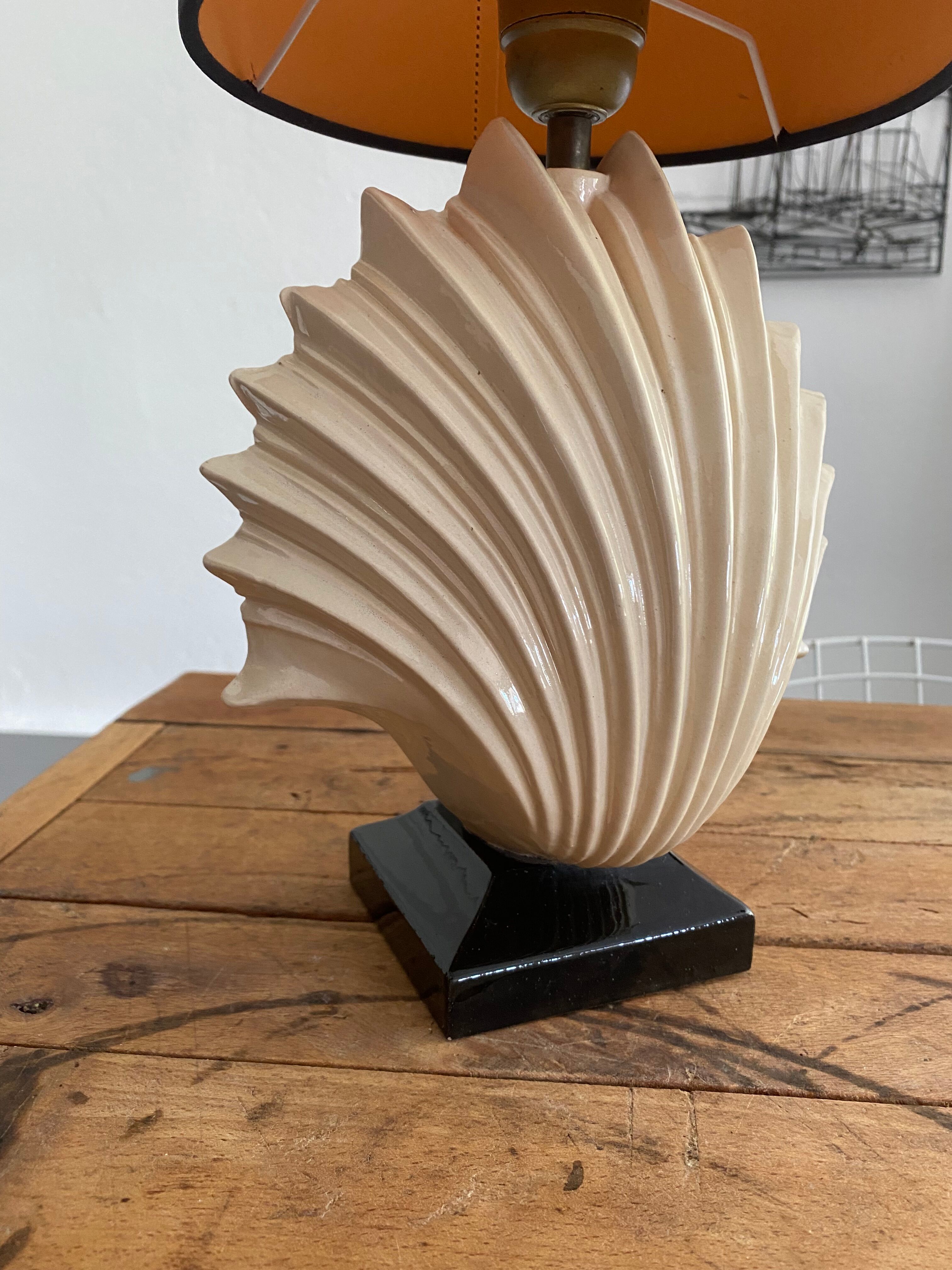 Vintage ceramic shell lamp 80s