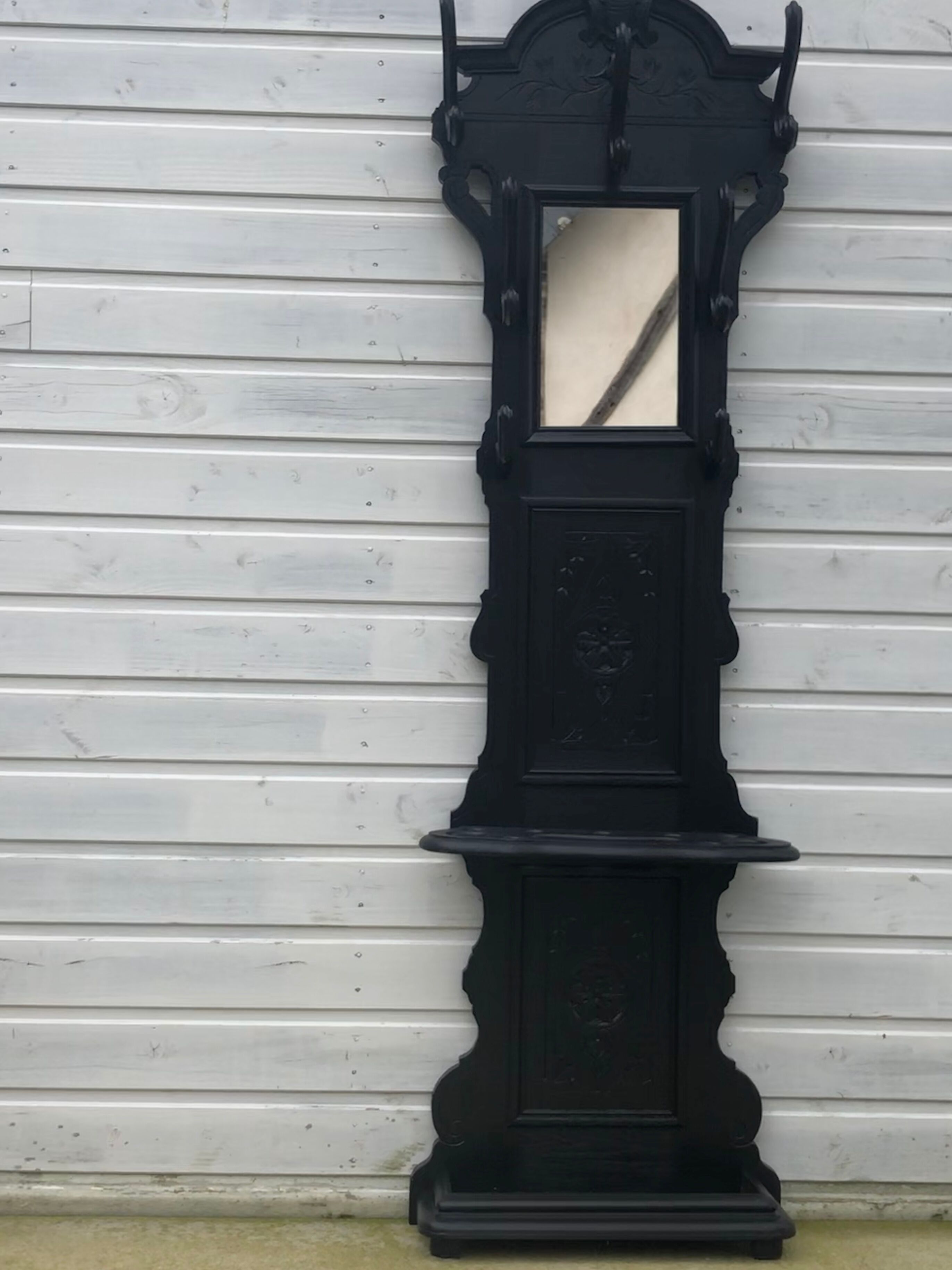 Oak wall hanger